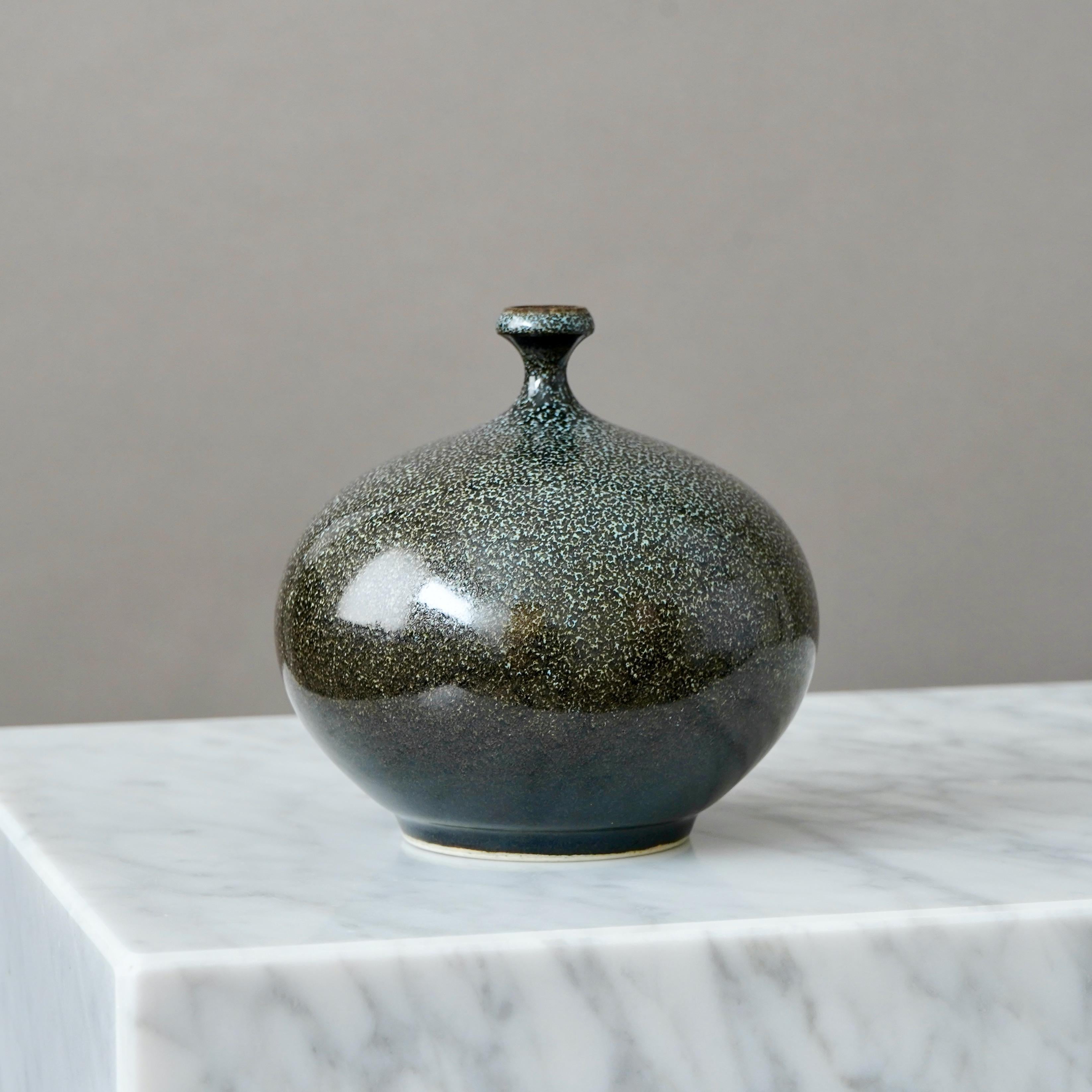 XX secolo Vaso in gres marrone e blu di Yngve Blixt, Höganäs, Svezia, 1975 in vendita