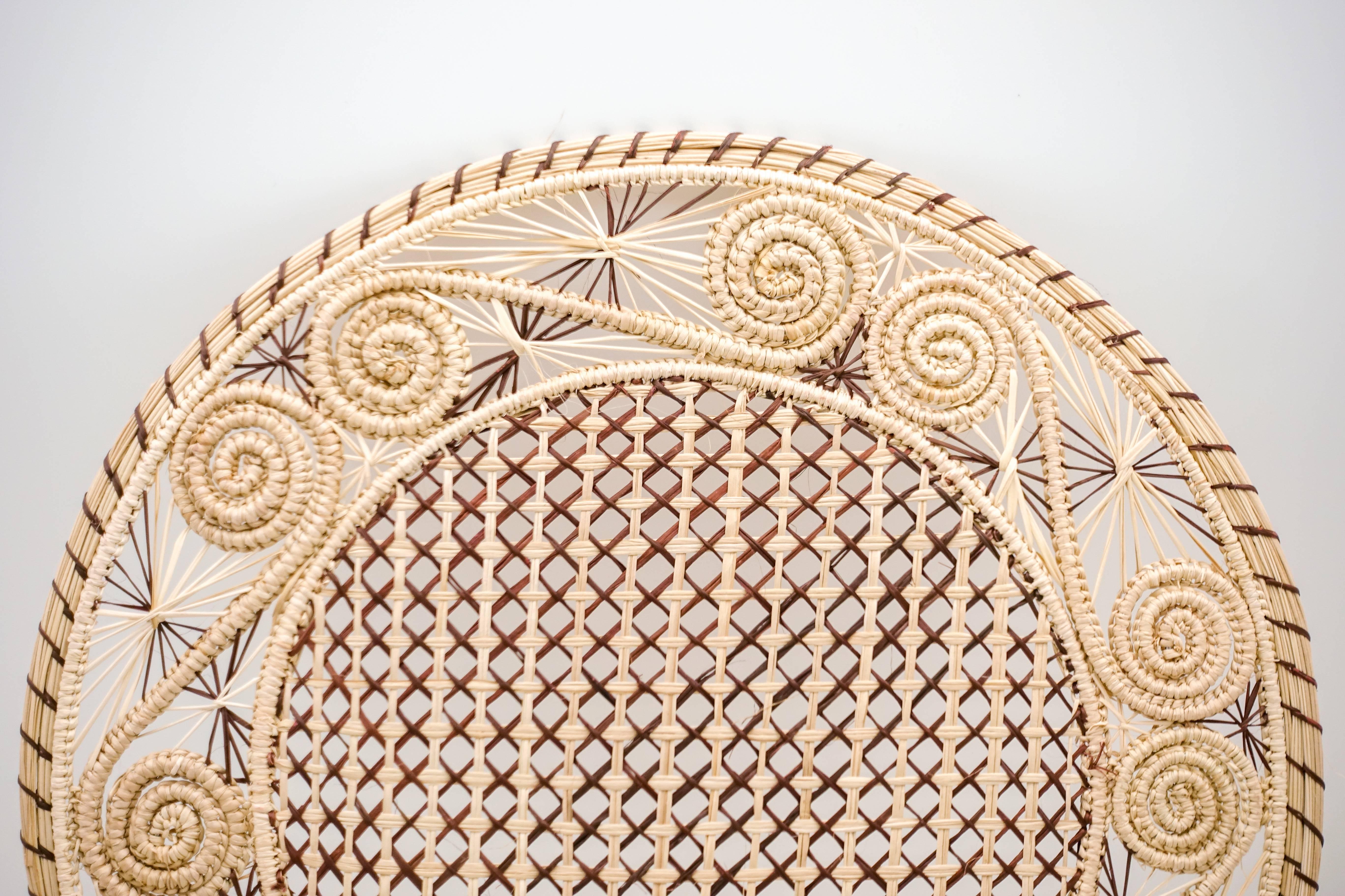 Handwoven Iraca fibre placemat(s) made in Columbia. Available individually or in quantity.