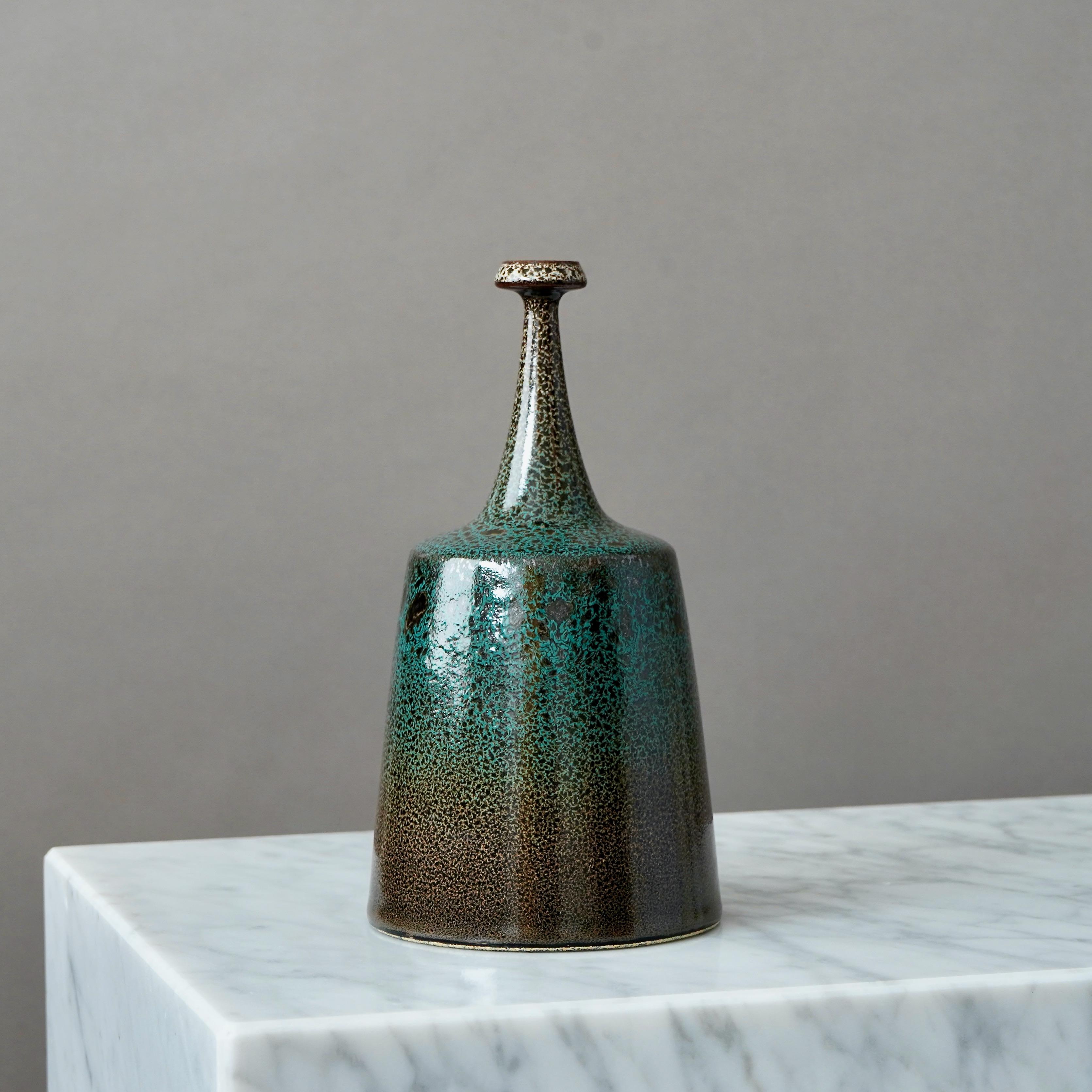 Vaso in gres marrone e verde di Yngve Blixt, Höganäs, Svezia, 1974 in vendita 1