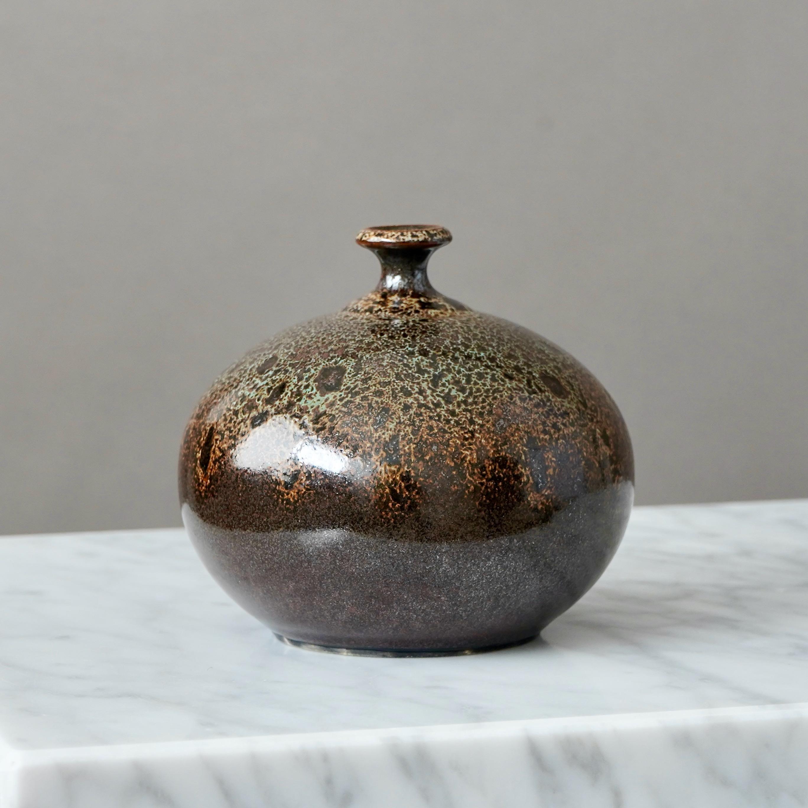Vase aus braunem und grünem Steingut von Yngve Blixt, Höganäs, Schweden, 1975 (Keramik) im Angebot
