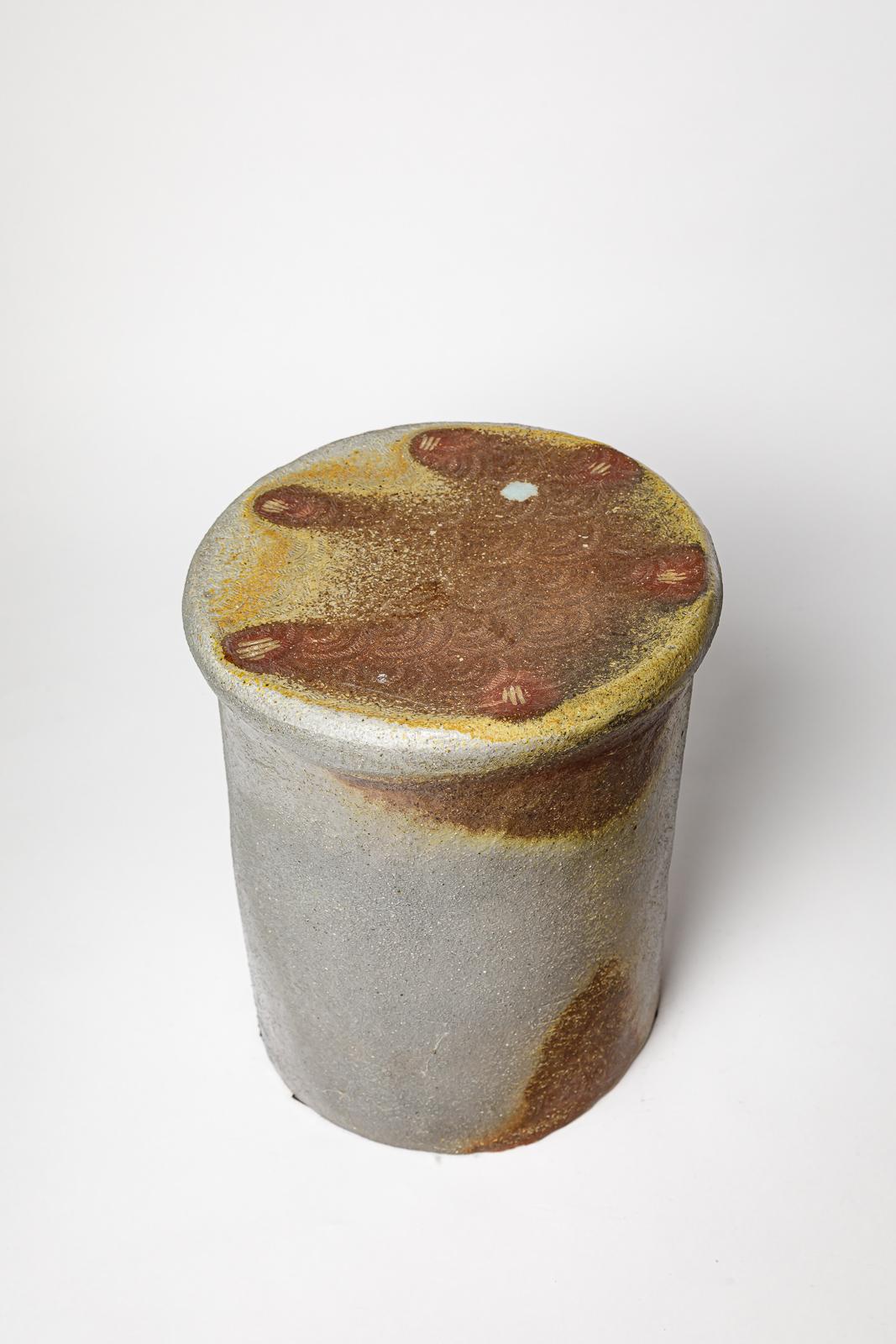 XXI secolo e contemporaneo Sgabello o tavolino in ceramica marrone e grigio in gres cotto di B. Chassang in vendita