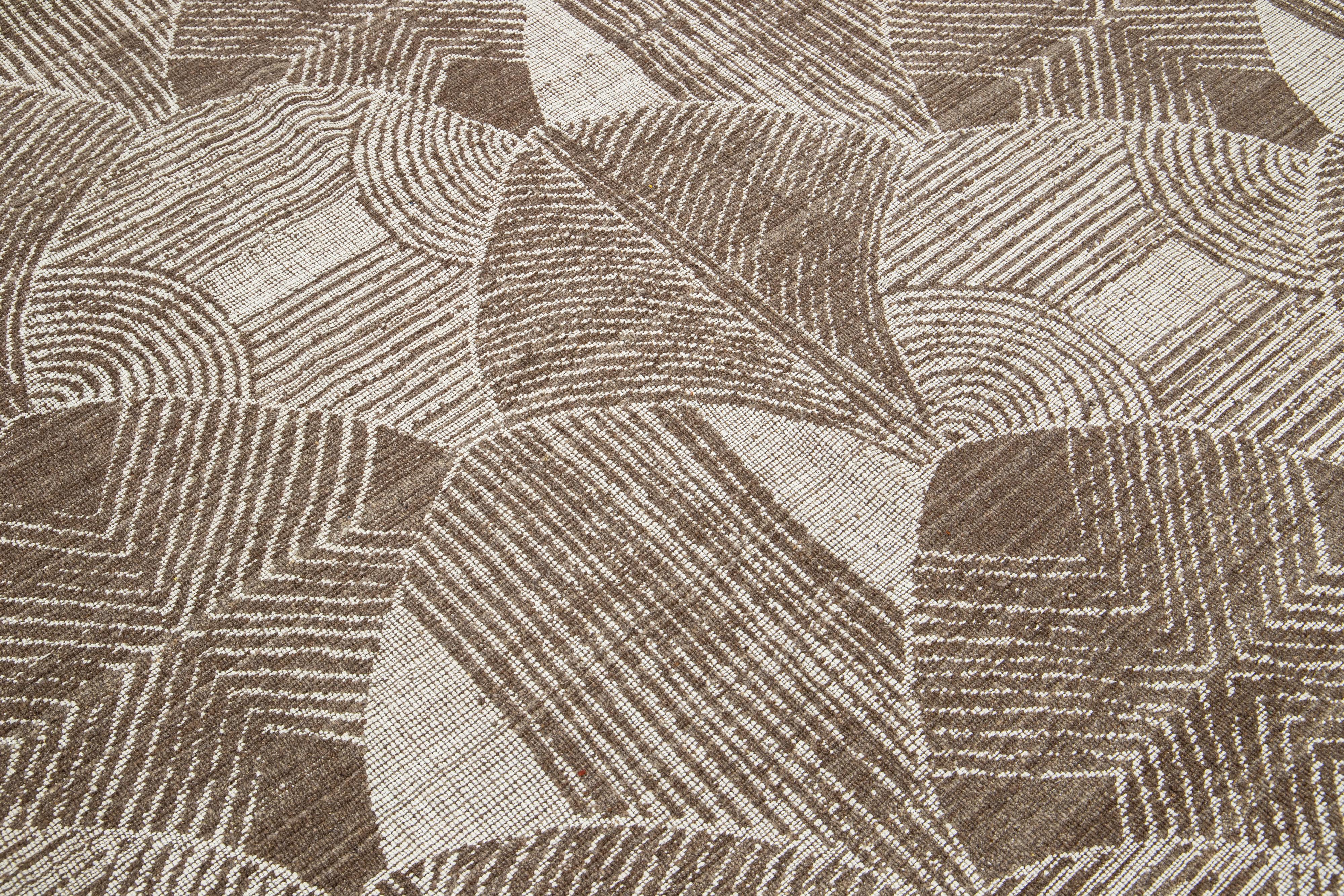 Brown And Ivory Designed Transitional Hand Loom Wool Rug For Sale 3