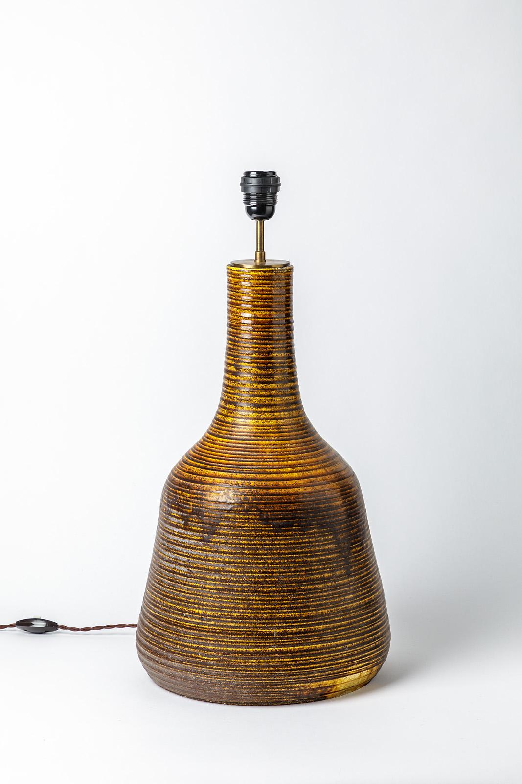 Moderne Lampe de table ou lampadaire en grès brun et grand modèle en céramique, designée par Accolay 1970.  en vente