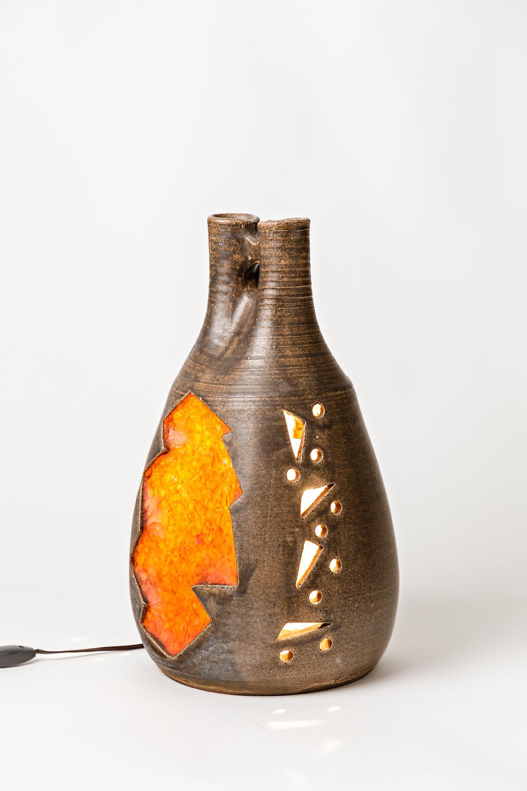 Lampe de bureau en sculpture en céramique marron et orange du milieu du siècle dernier, par Accolay Design en vente 1