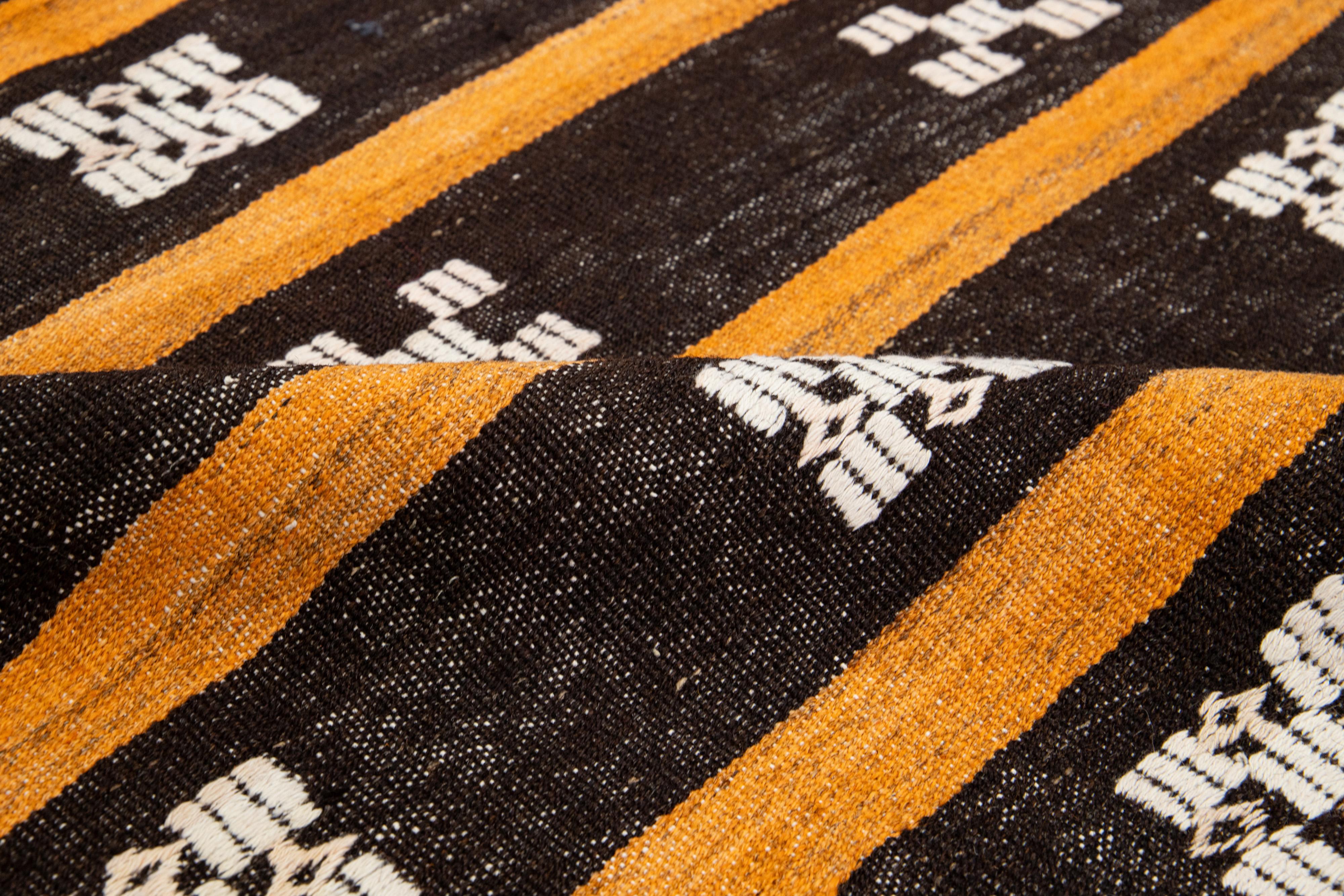 Brown and Orange Vintage Kilim Handmade Flatweave Striped Pattern Wool Rug (tapis de laine à motifs rayés) en vente 4