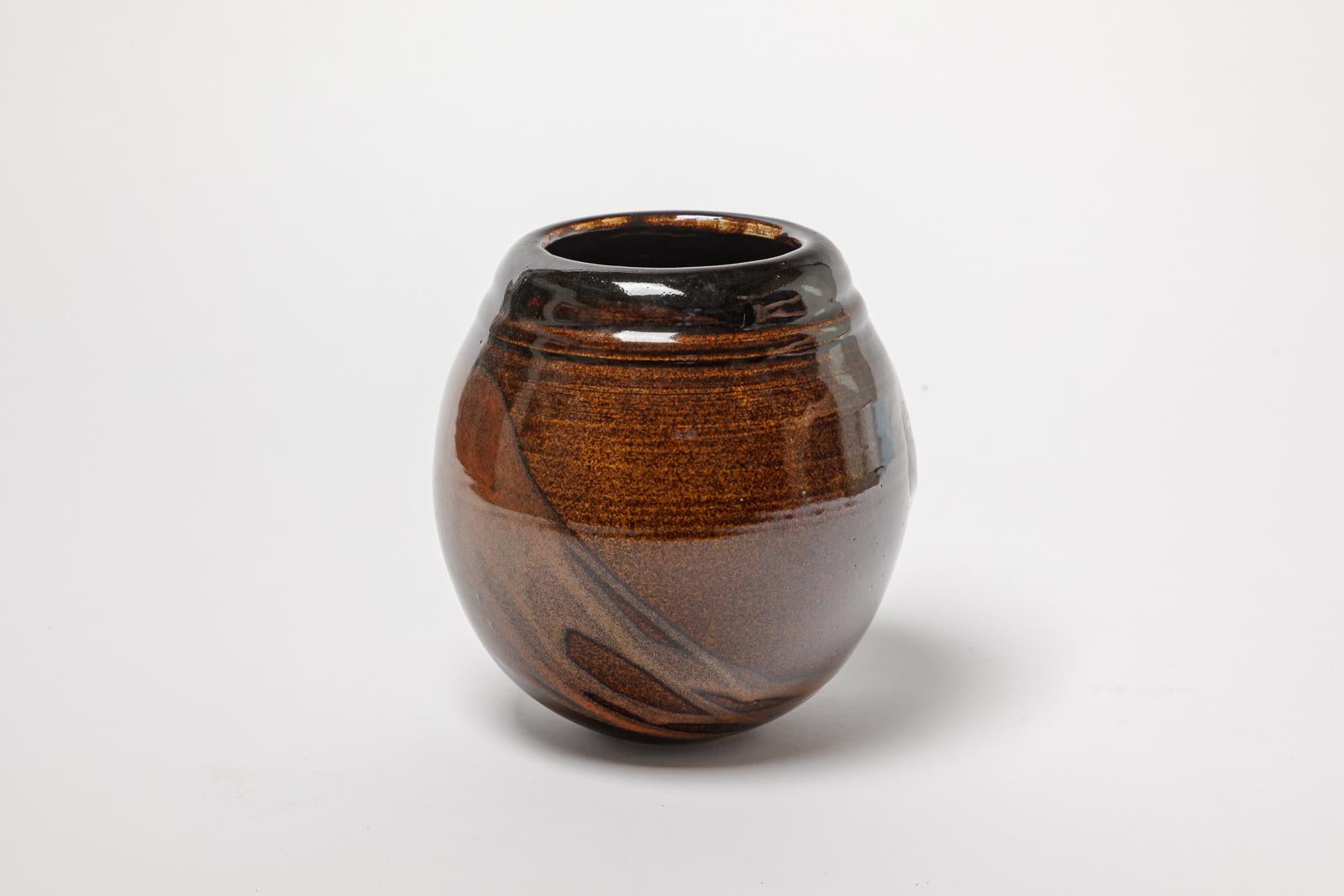vaso in ceramica marrone e bianco di colore astratto di ATOI circa 2010 17 cm In condizioni ottime in vendita a Neuilly-en- sancerre, FR