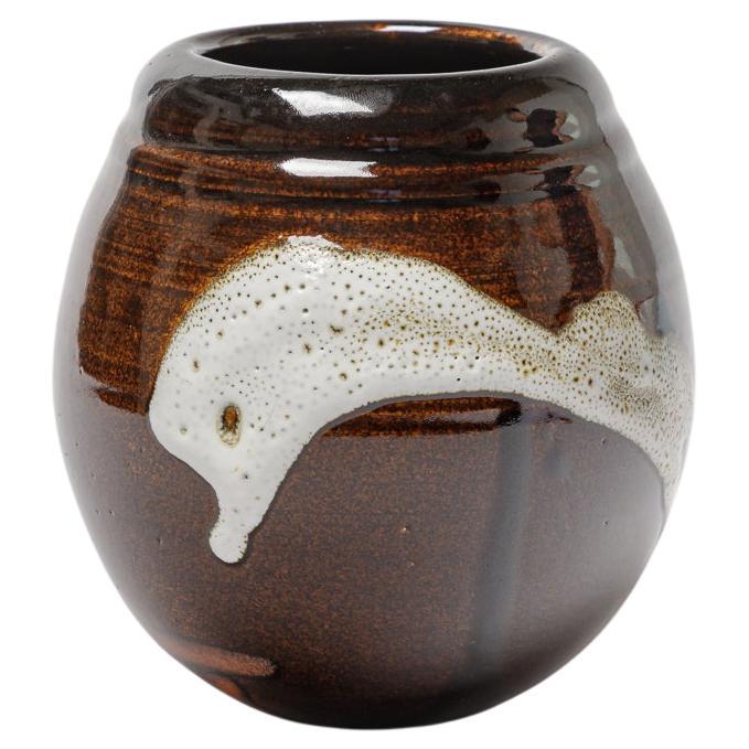vaso in ceramica marrone e bianco di colore astratto di ATOI circa 2010 17 cm in vendita