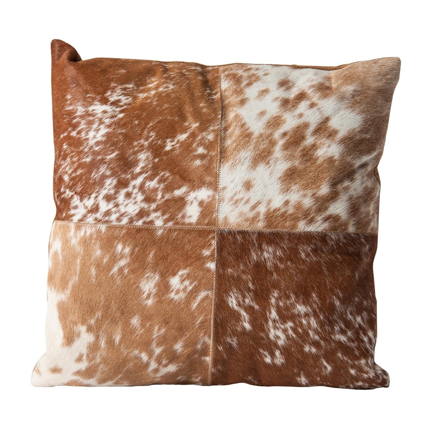 Brown and White Cowhide Cushion In New Condition For Sale In Tourcoing, FR
