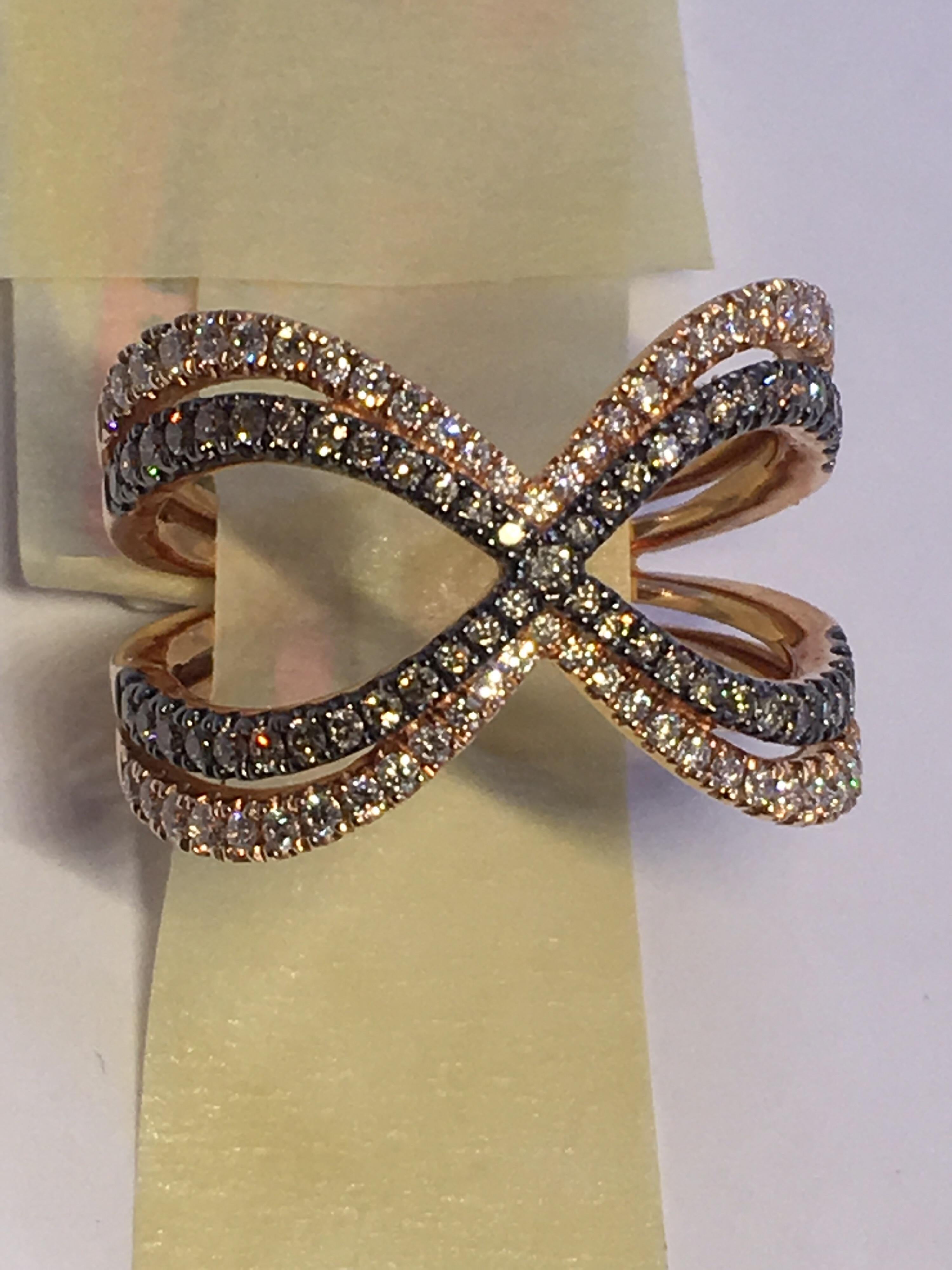 Brown and White Diamond Ring Set in 14 Karat Gold For Sale 2