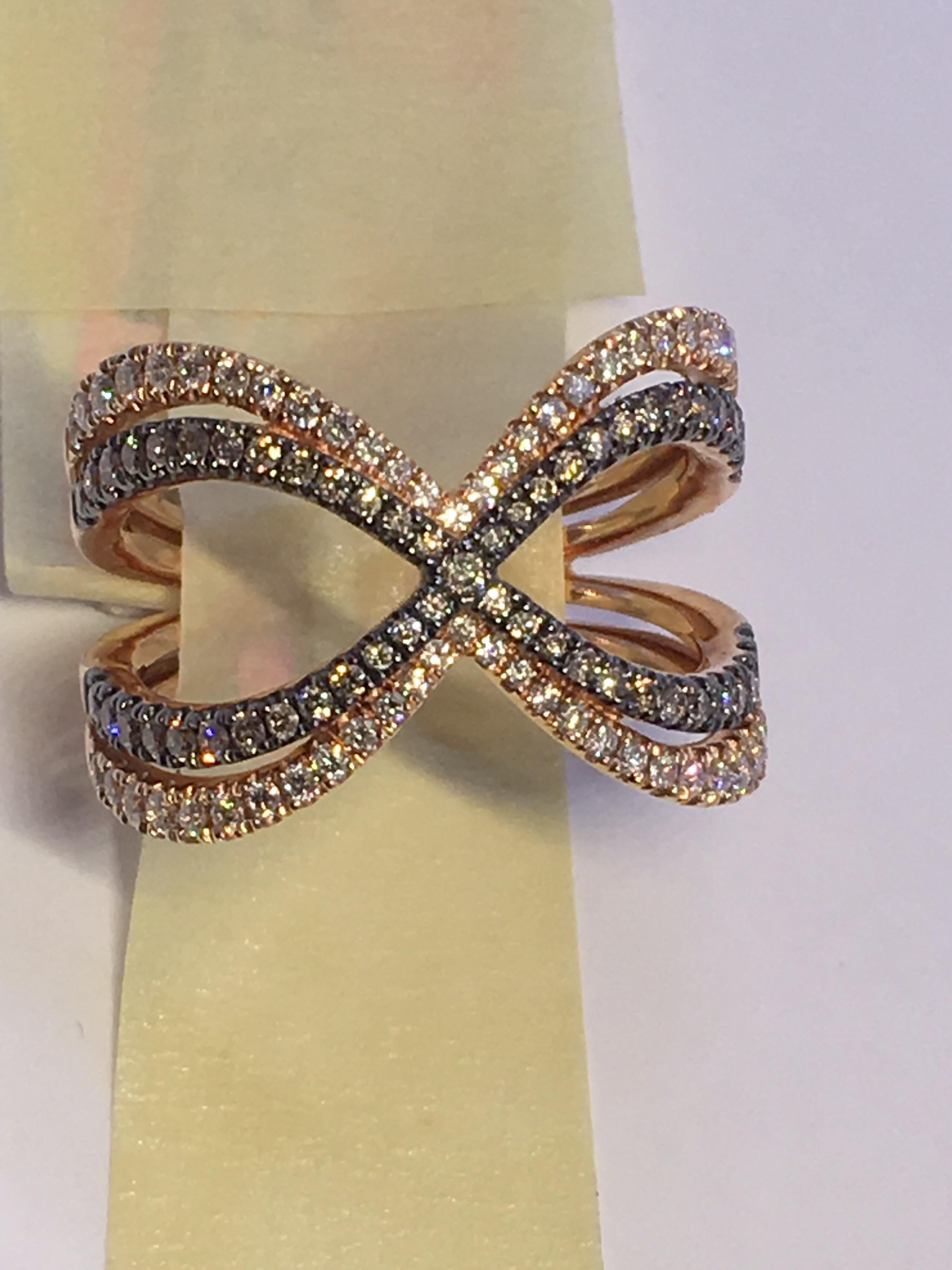 Brown and White Diamond Ring Set in 14 Karat Gold For Sale 3