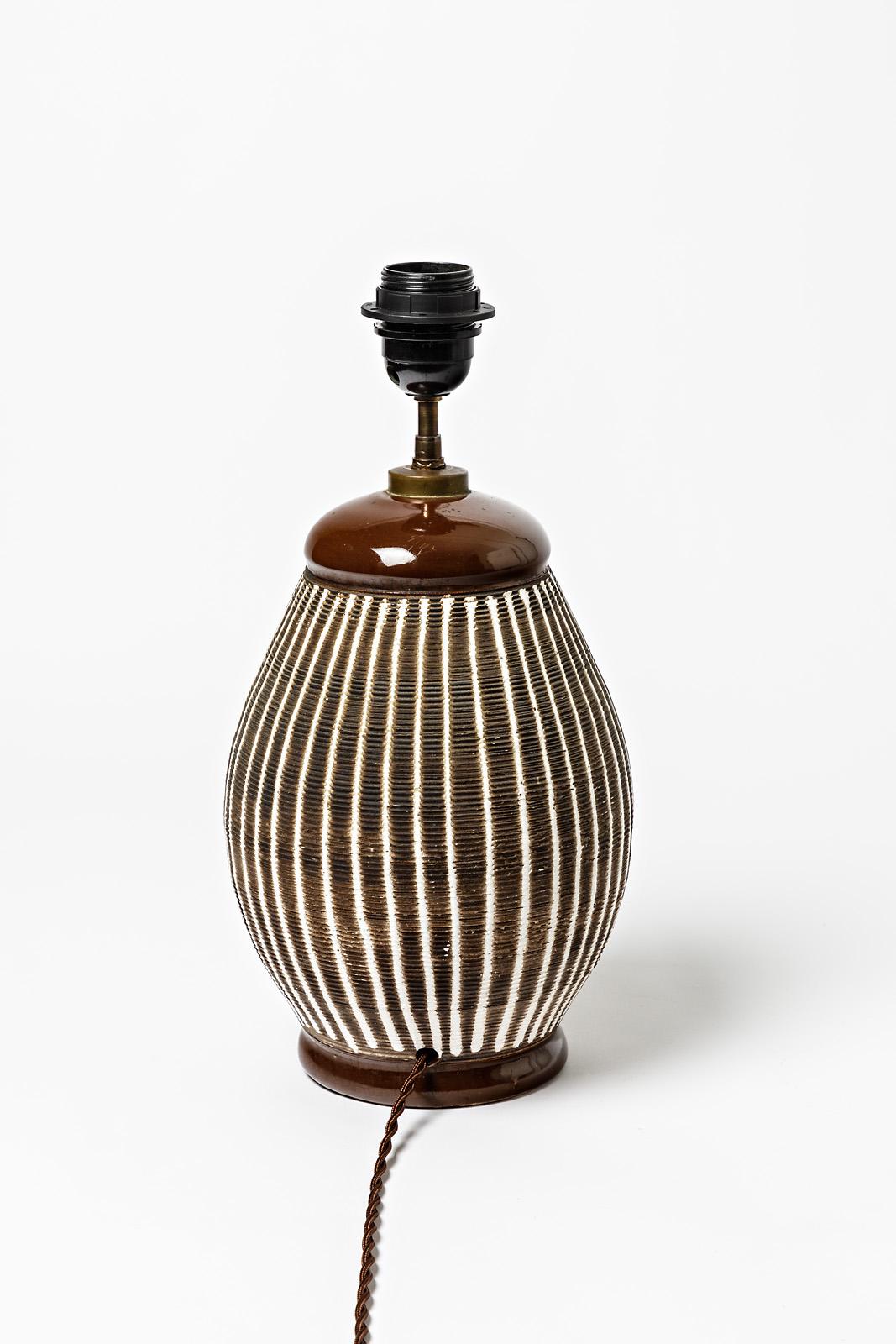 Brown and white glazed ceramic table lamp in the style of Jean Besnard, 1930 In Excellent Condition In Saint-Ouen, FR