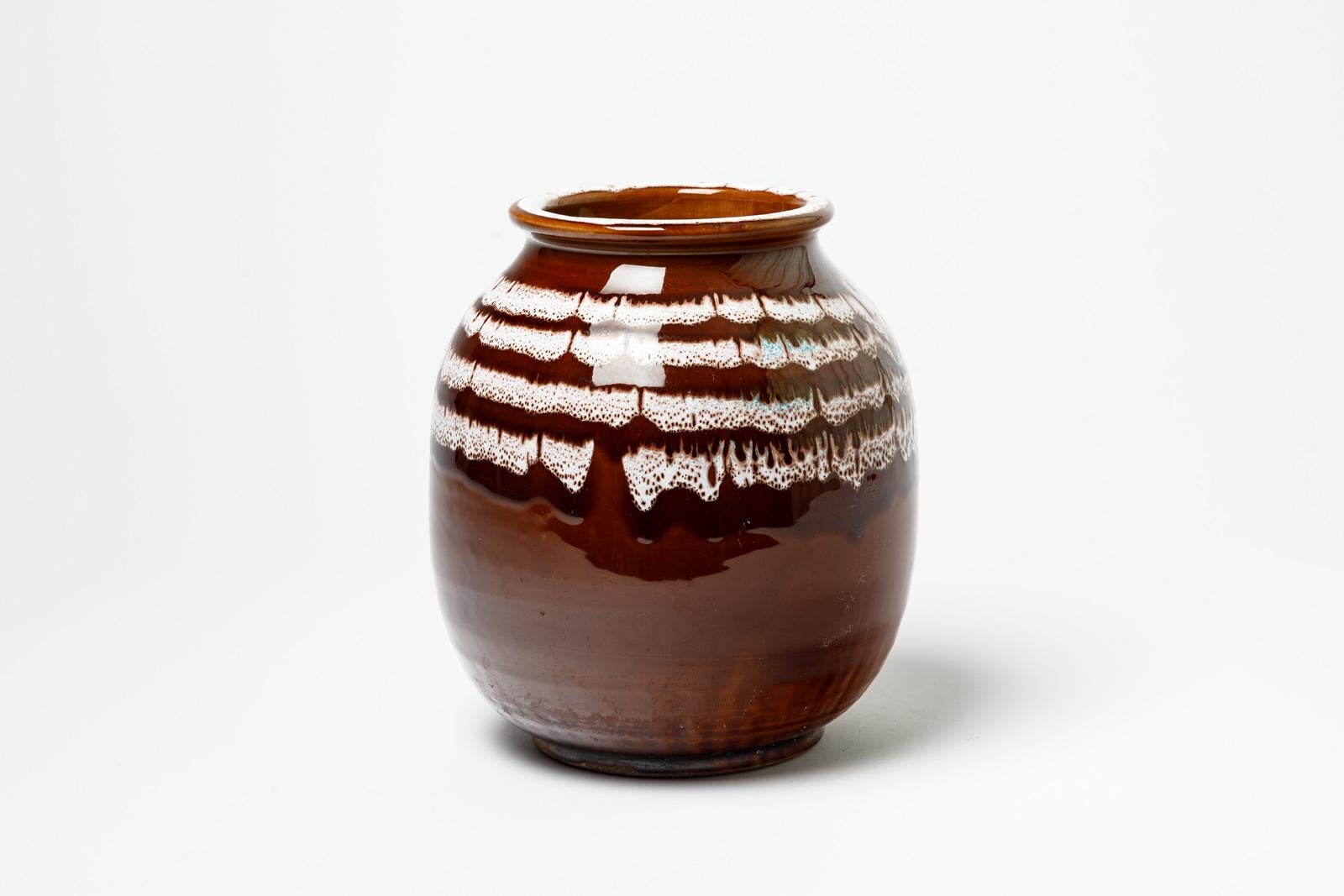 Vase en grès émaillé brun et blanc de Jean Besnard, vers 1930. Excellent état - En vente à Saint-Ouen, FR