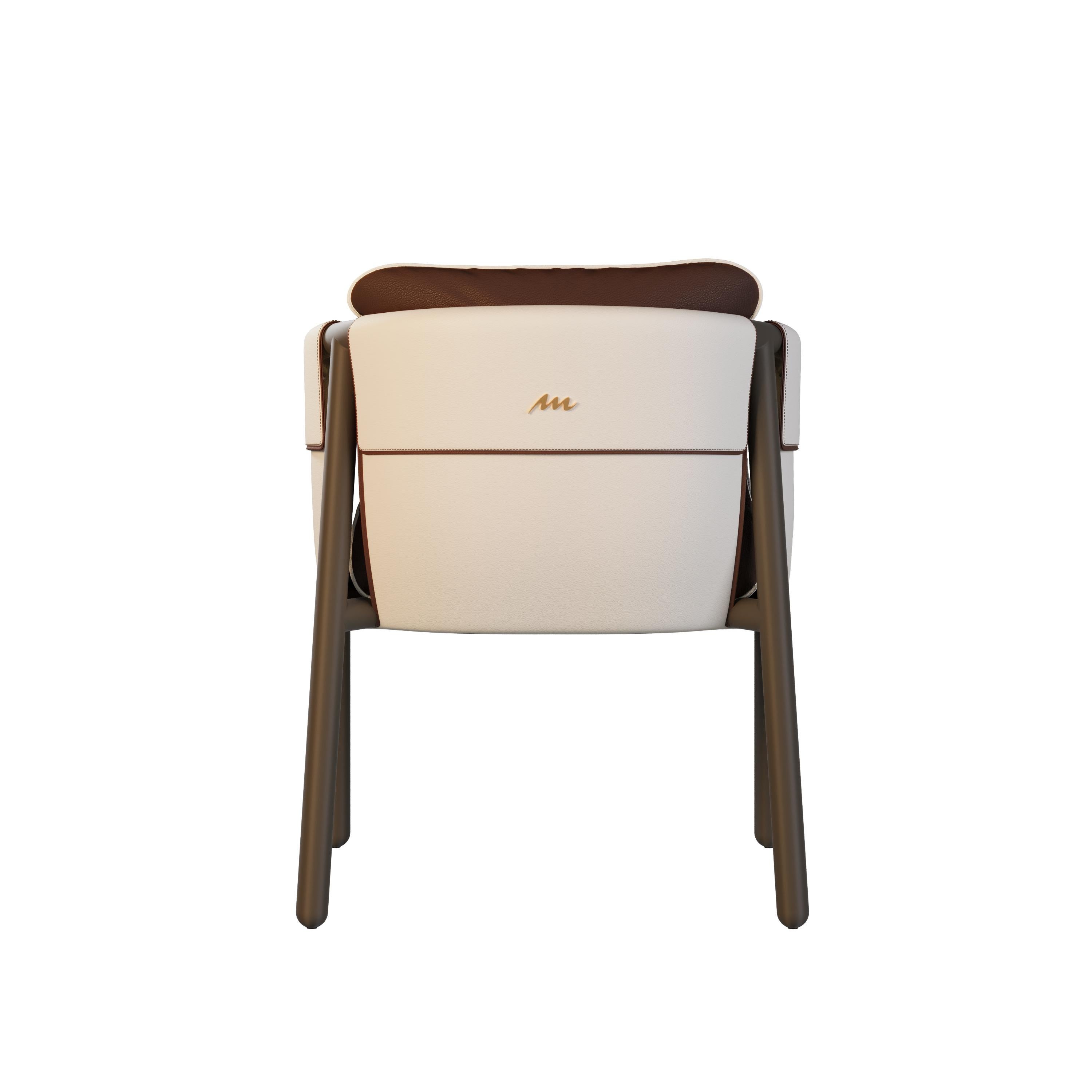 Chaise de salle à manger d'extérieur en cuir Brown et blanc avec accents dorés Neuf - En vente à Santo Tirso, PT