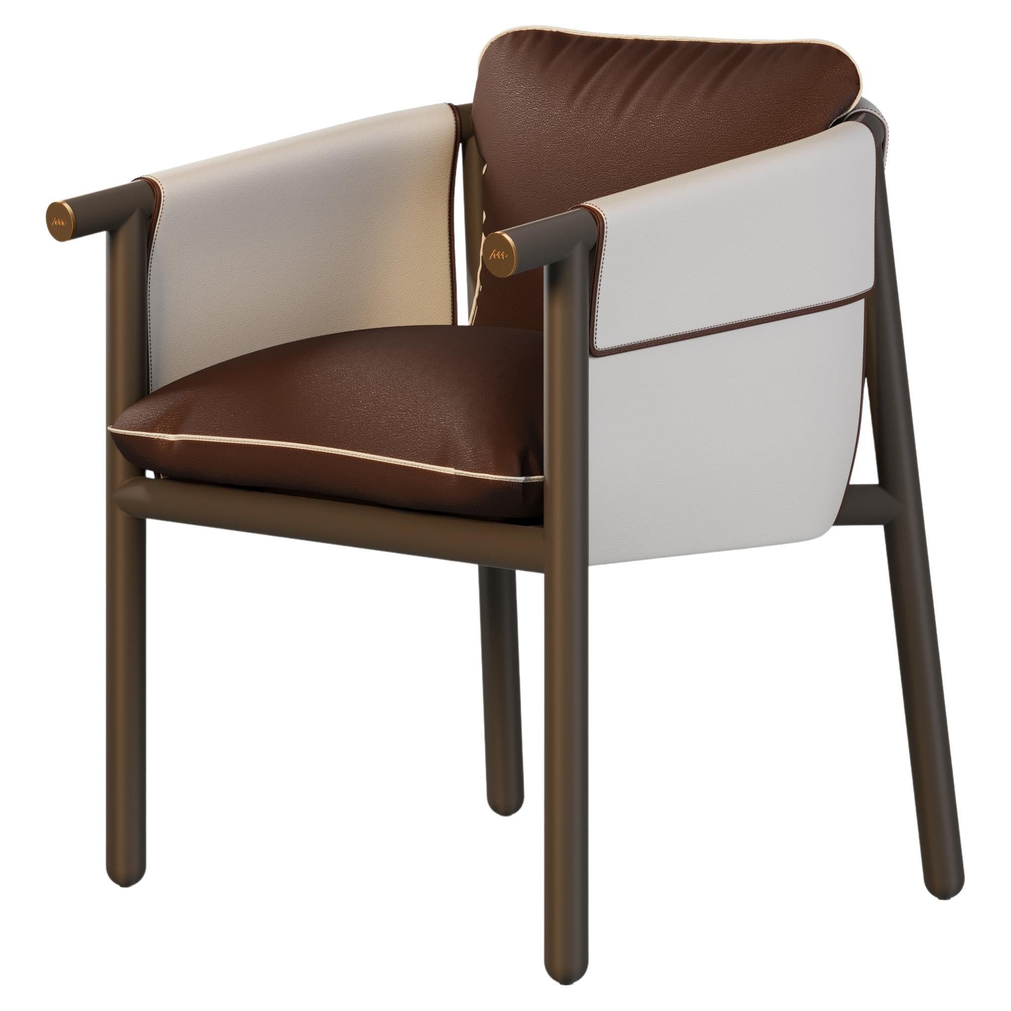 Silla de comedor para exterior de cuero marrón y blanco con detalles dorados