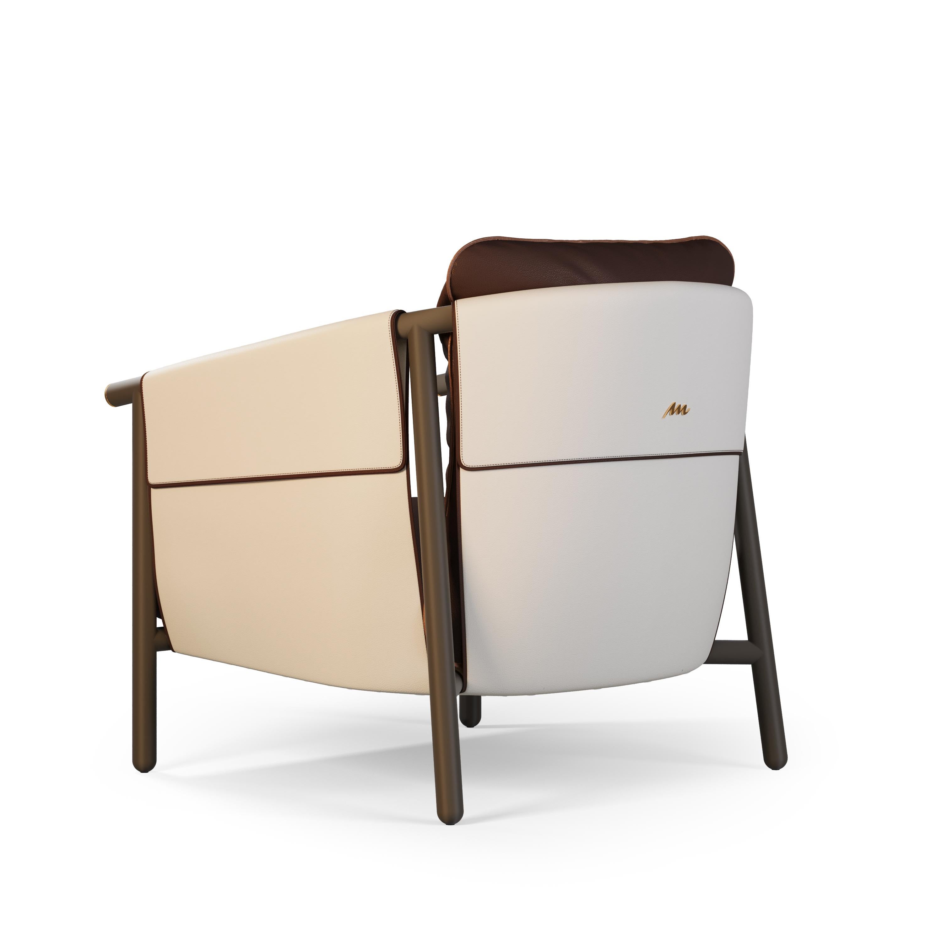 Outdoor-Lounge-Sessel aus braunem und weißem Leder mit goldenen Akzenten (Portugiesisch) im Angebot
