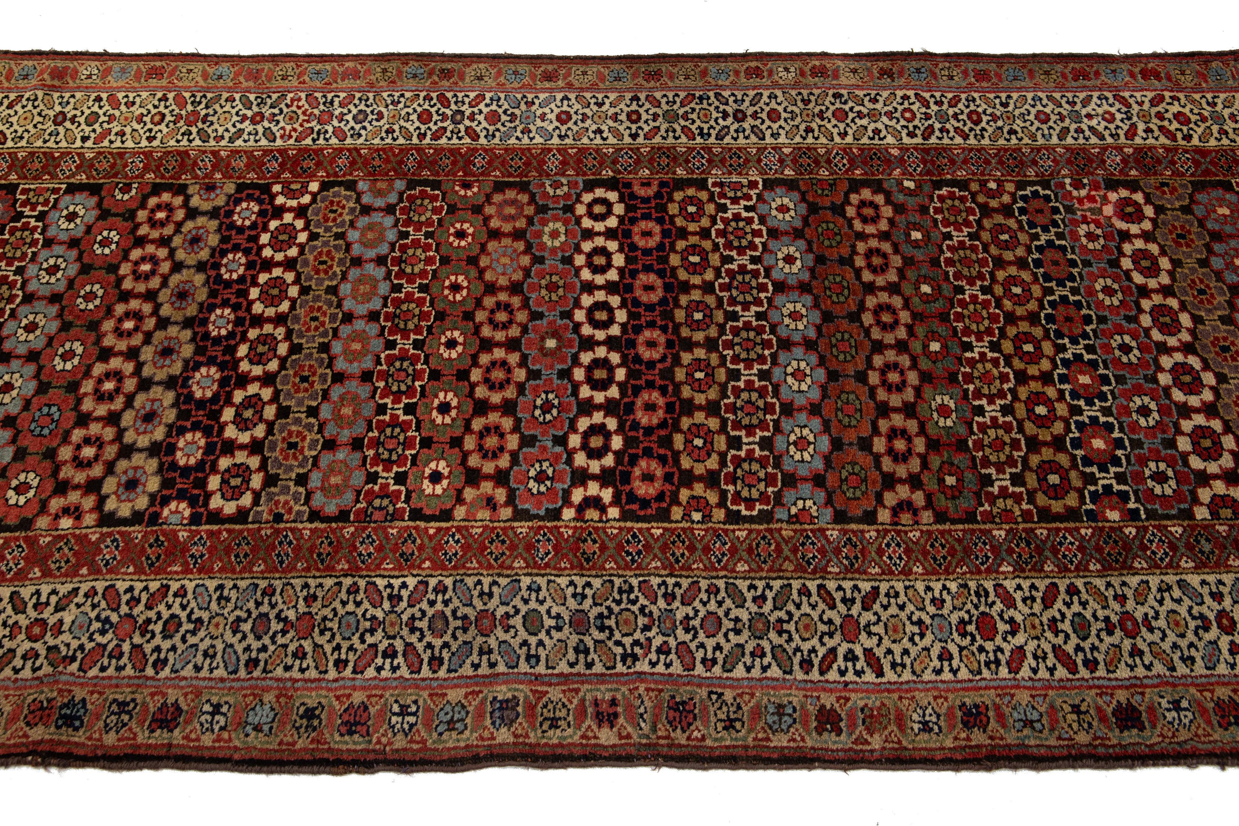 Brown Antique Malayer Wolle Läufer Handmade With Floral Pattern im Angebot 1