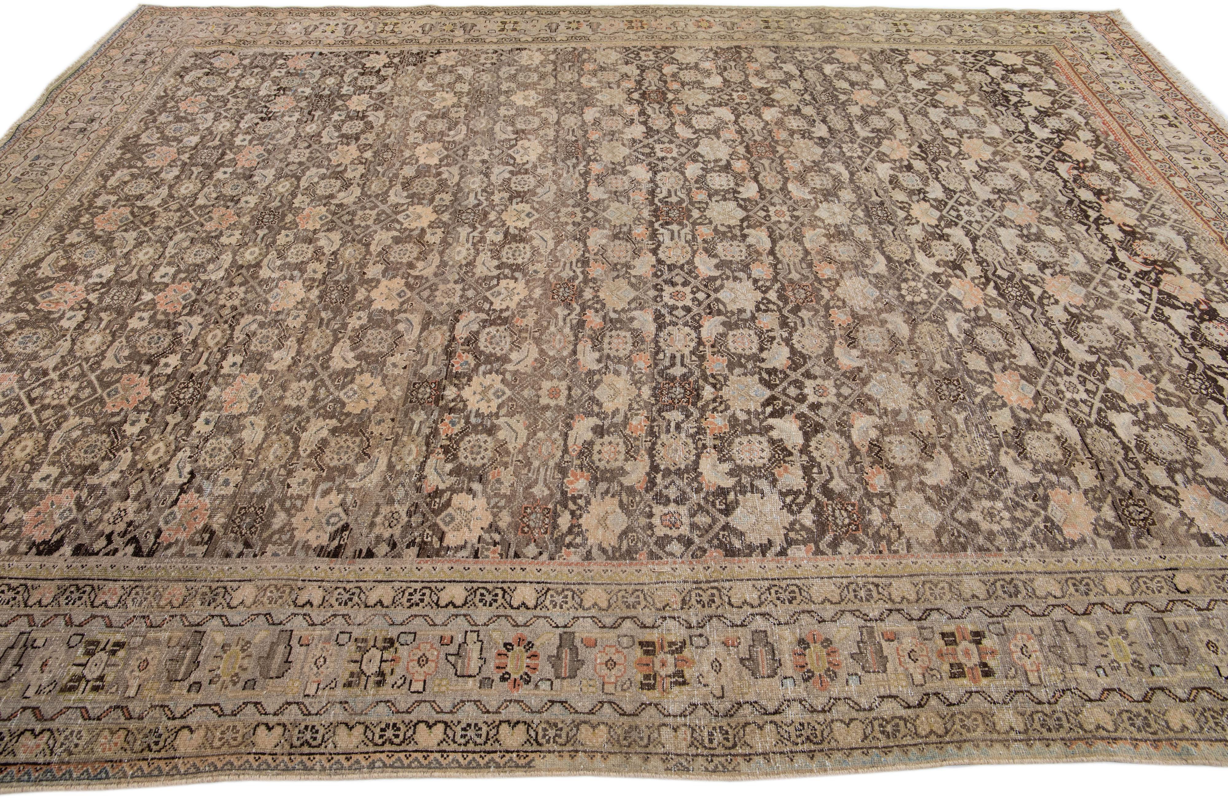 Brauner antiker persischer Malayer handgefertigter Wollteppich mit Allover-Motiv in Braun (Handgeknüpft) im Angebot