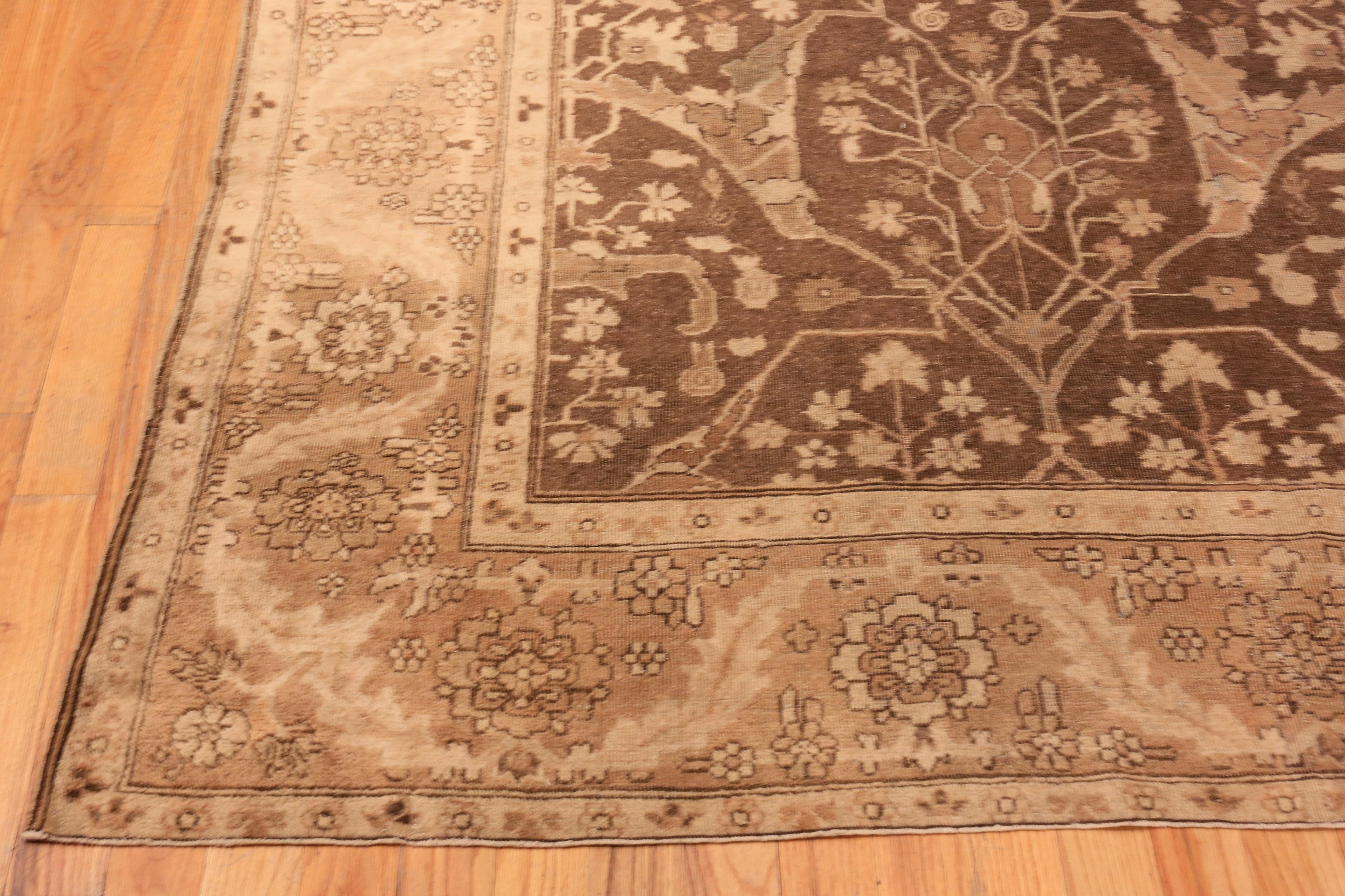 Antique Persian Sultanabad Area Rug. 12 ft x 14 ft 6 in In Good Condition For Sale In New York, NY