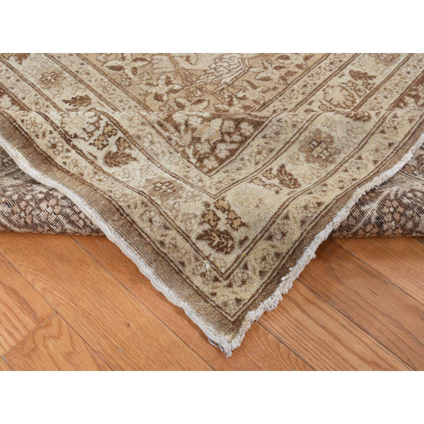 Brown Antique Persian Tabriz Birds and Trees Design Pure Wool Hand Knotted Rug im Zustand „Gut“ im Angebot in Carlstadt, NJ