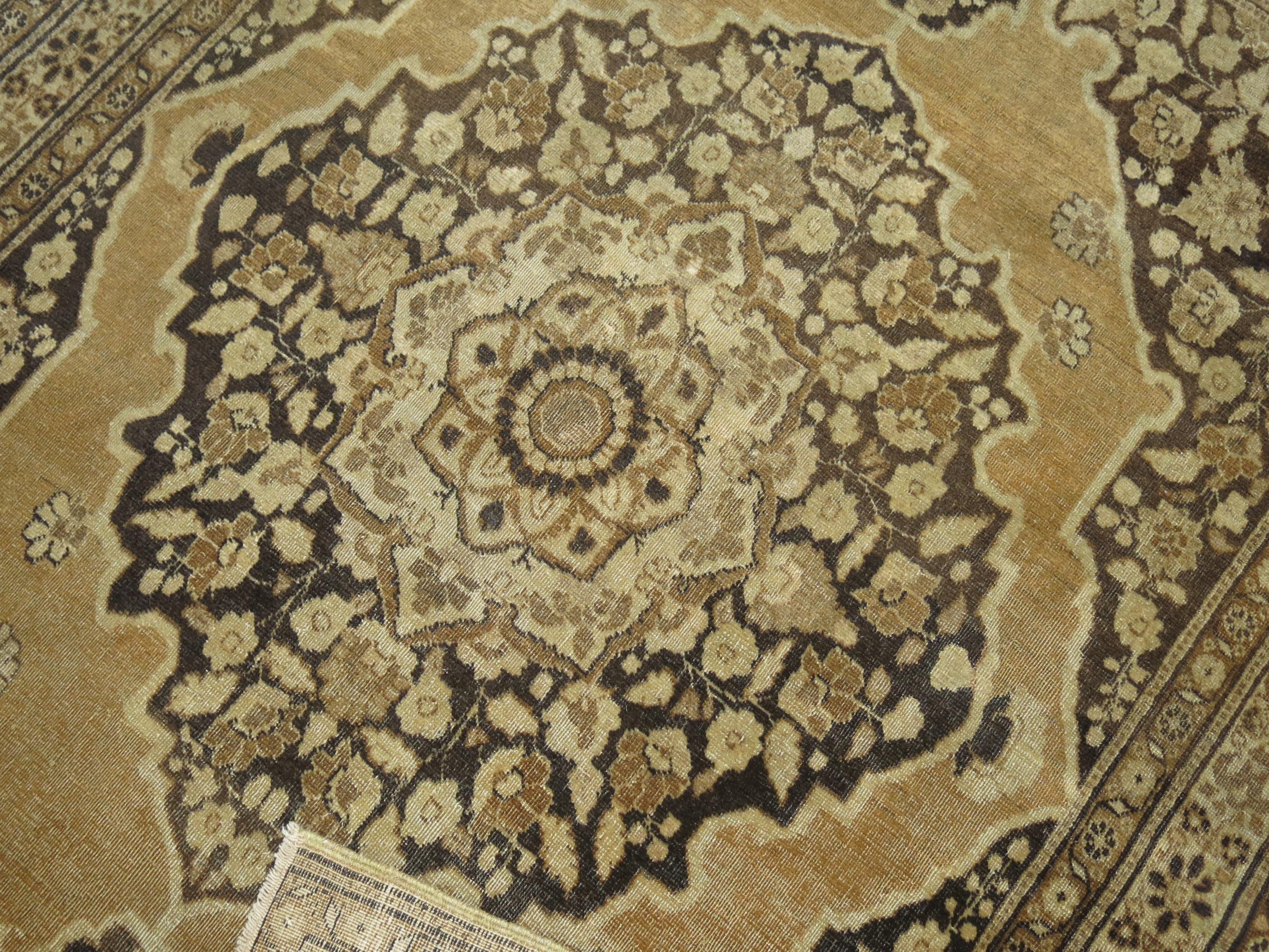 Tessuto a mano Tappeto Zabihi Collection'S Marrone Antico Persiano Tabriz in vendita