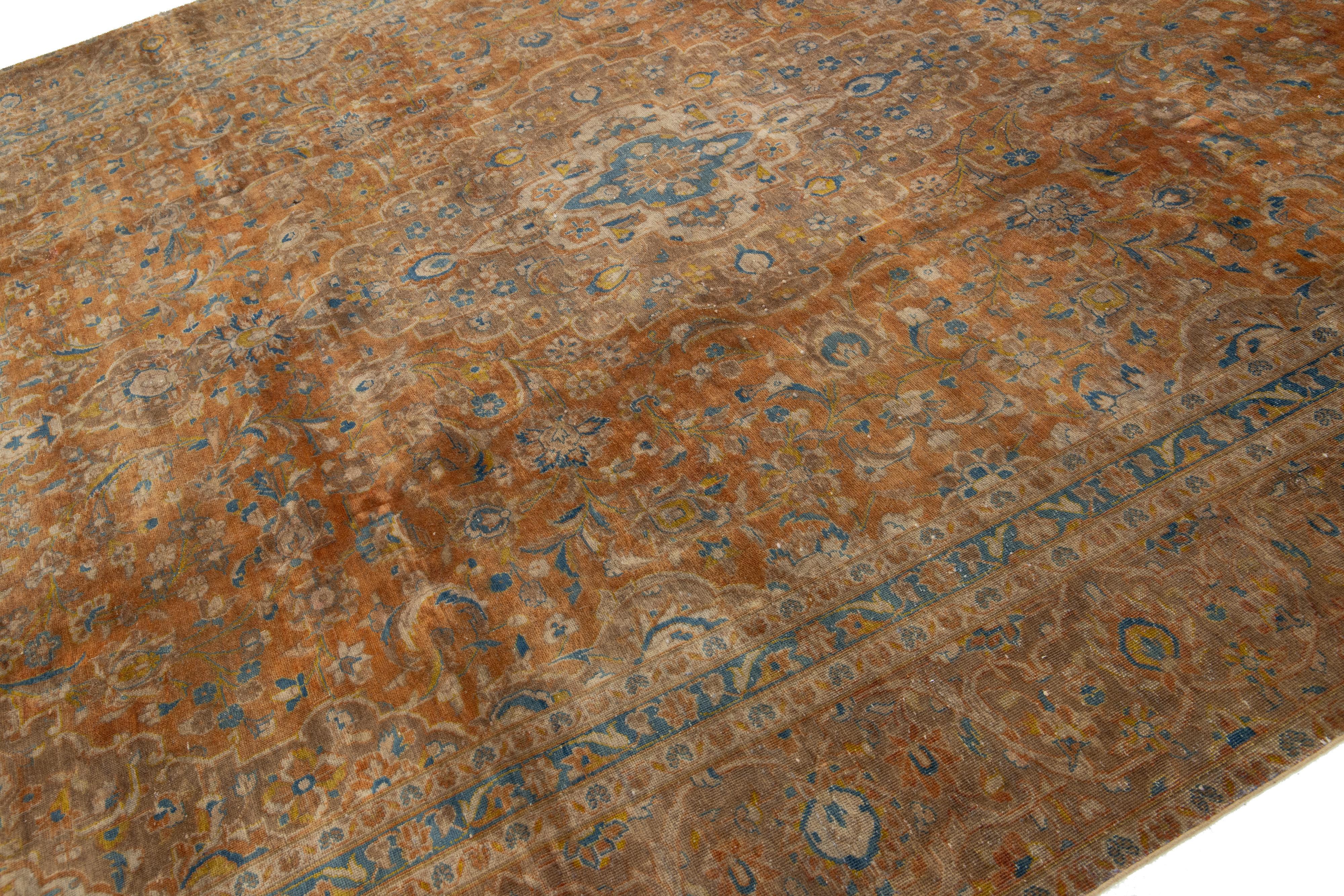Brown Antique Persian Tabriz Wool Rug With Classic Medallion Design (20. Jahrhundert) im Angebot