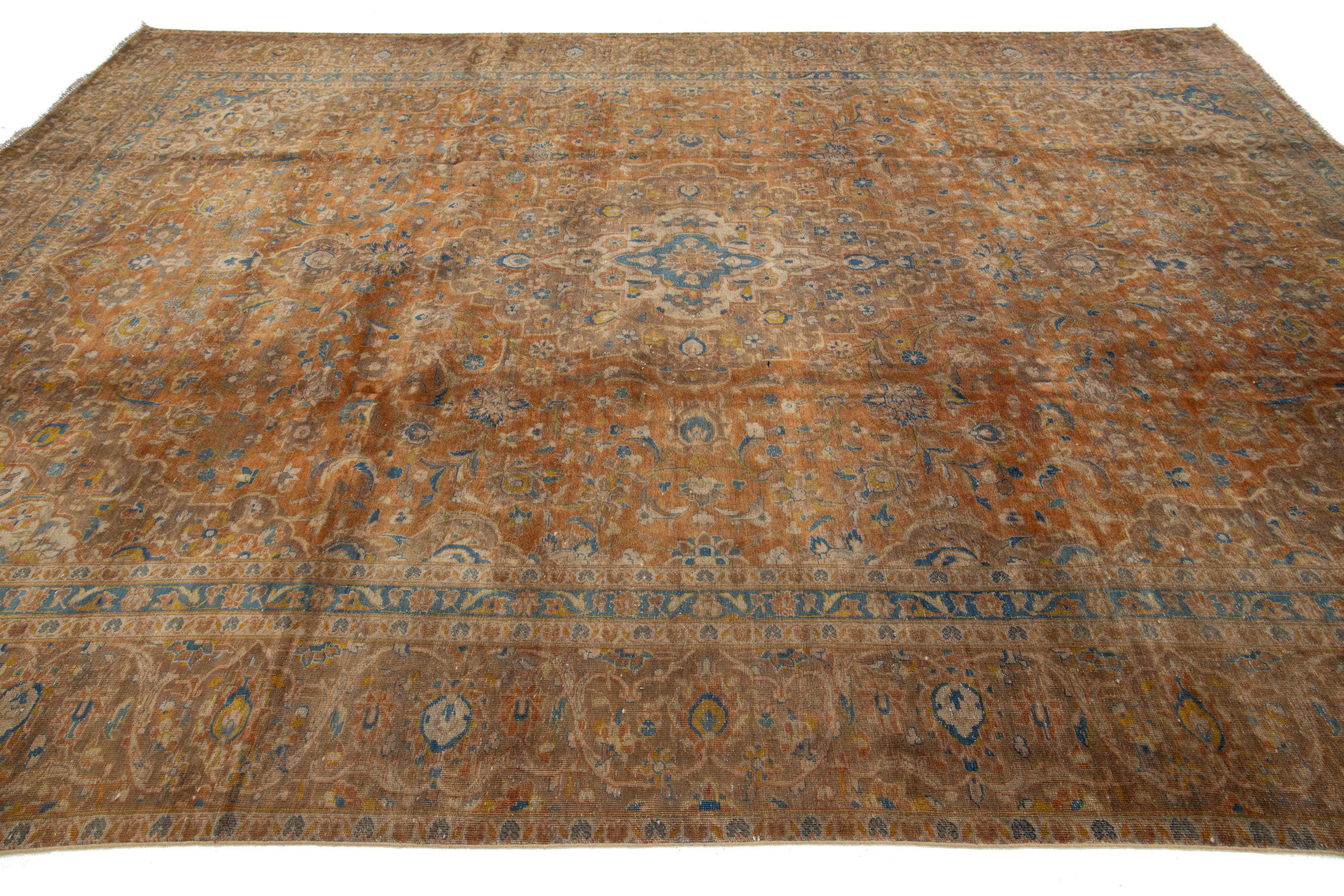 Brown Antique Persian Tabriz Wool Rug With Classic Medallion Design (Wolle) im Angebot