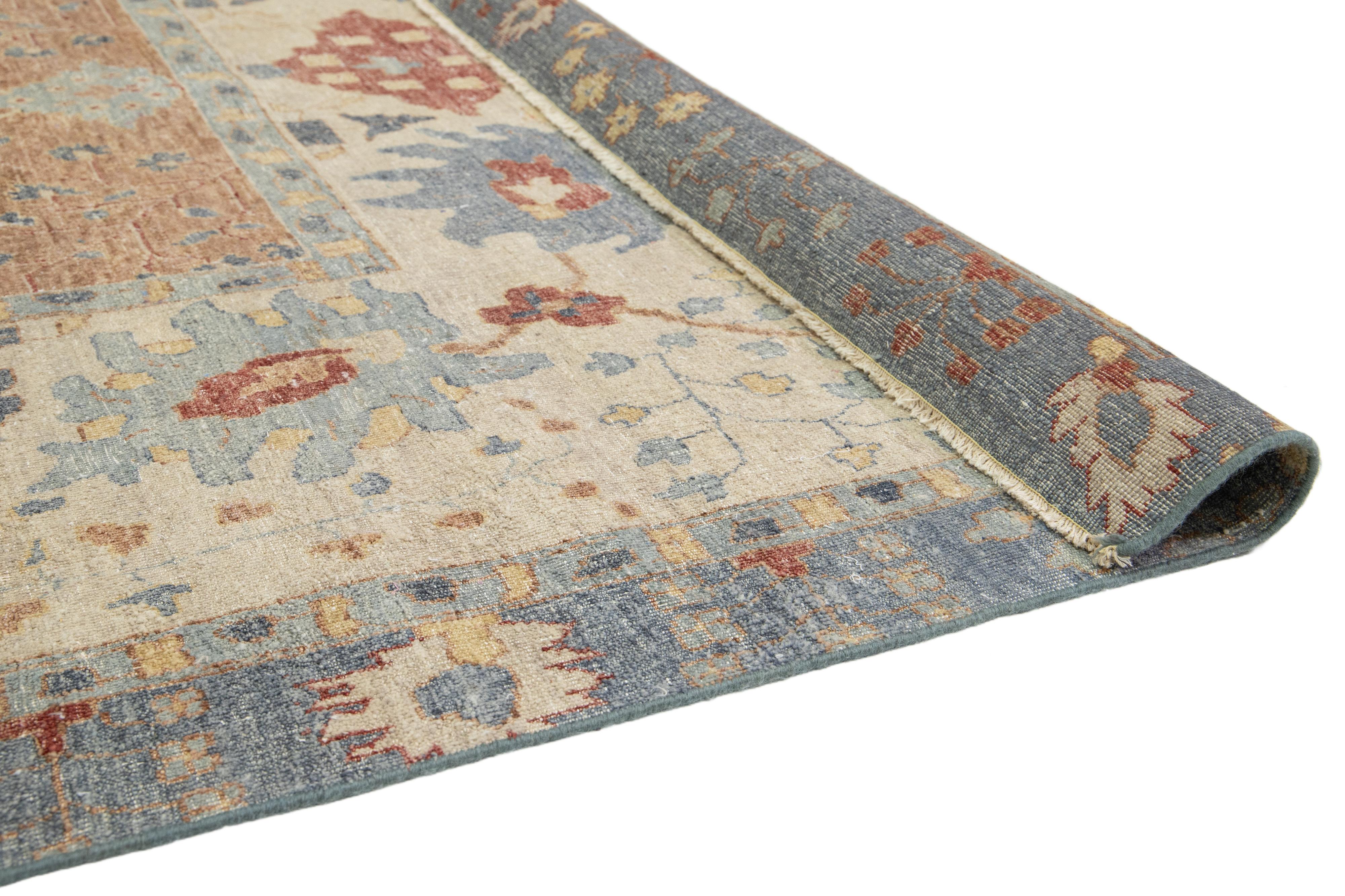 Brown Apadana's Handmade Modern Tabriz-Style Oversized Indian Wool Rug (Handgeknüpft) im Angebot