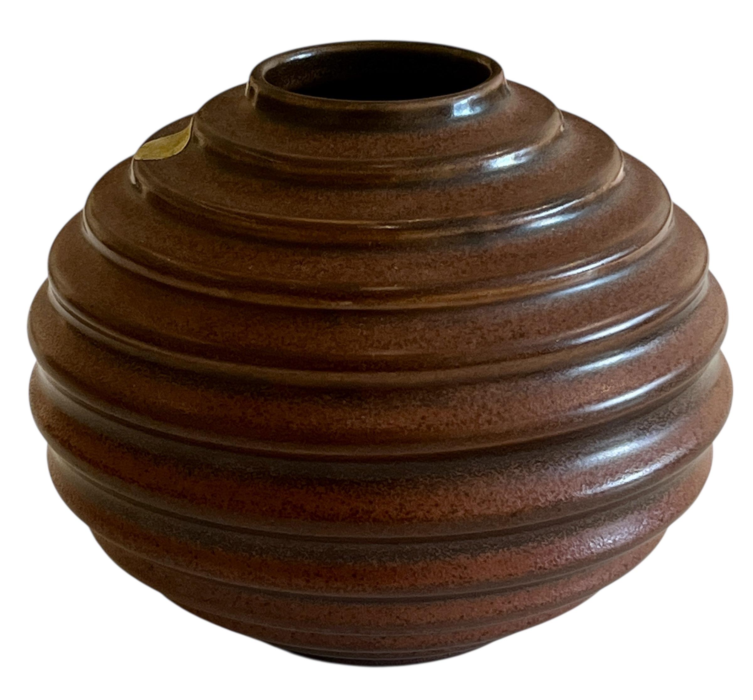 Brown Art Deco Ceramic Globe Vase by Ewald Dahlskog, Bo Fajans, Sweden 1930's.  
