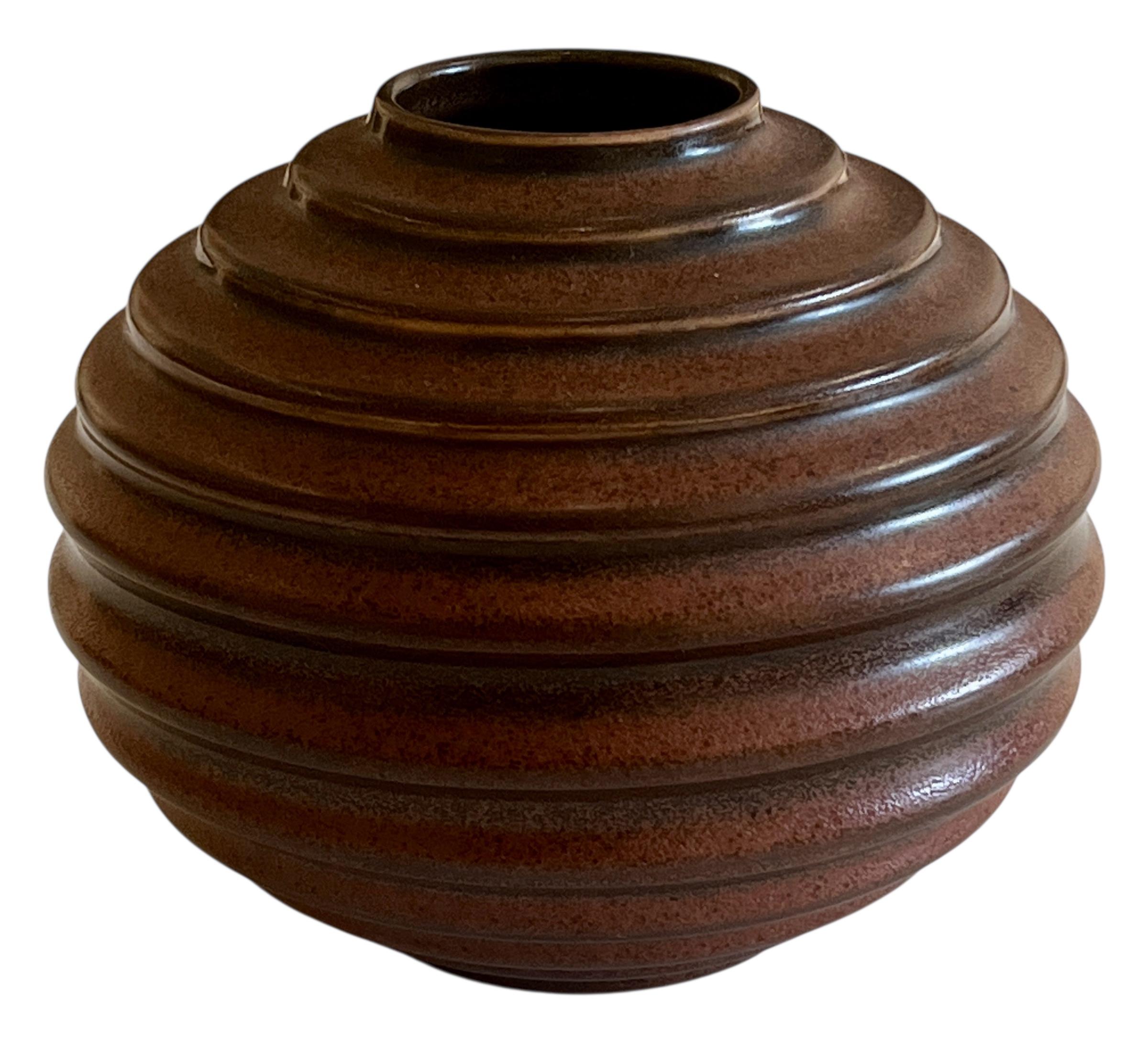 Swedish Brown Art Deco Ceramic Globe Vase by Ewald Dahlskog, Bo Fajans, Sweden 1930's For Sale