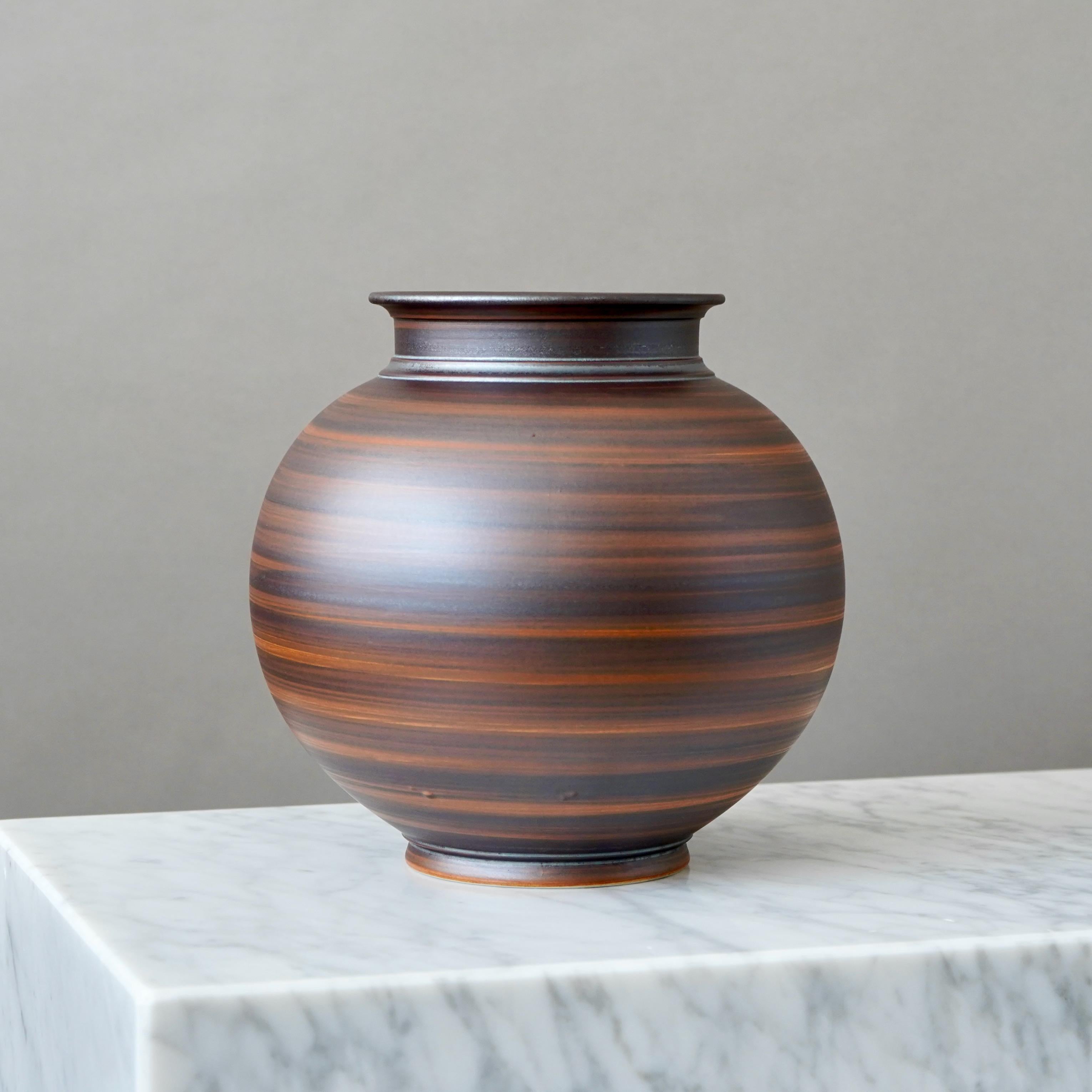 Jarrón de gres marrón Art Decó de Gunnar Nylund. ALP Rörstrand, Suecia, años 30 en Bueno estado para la venta en Malmö, SE