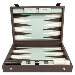 Jeu de backgammon de boîte marron