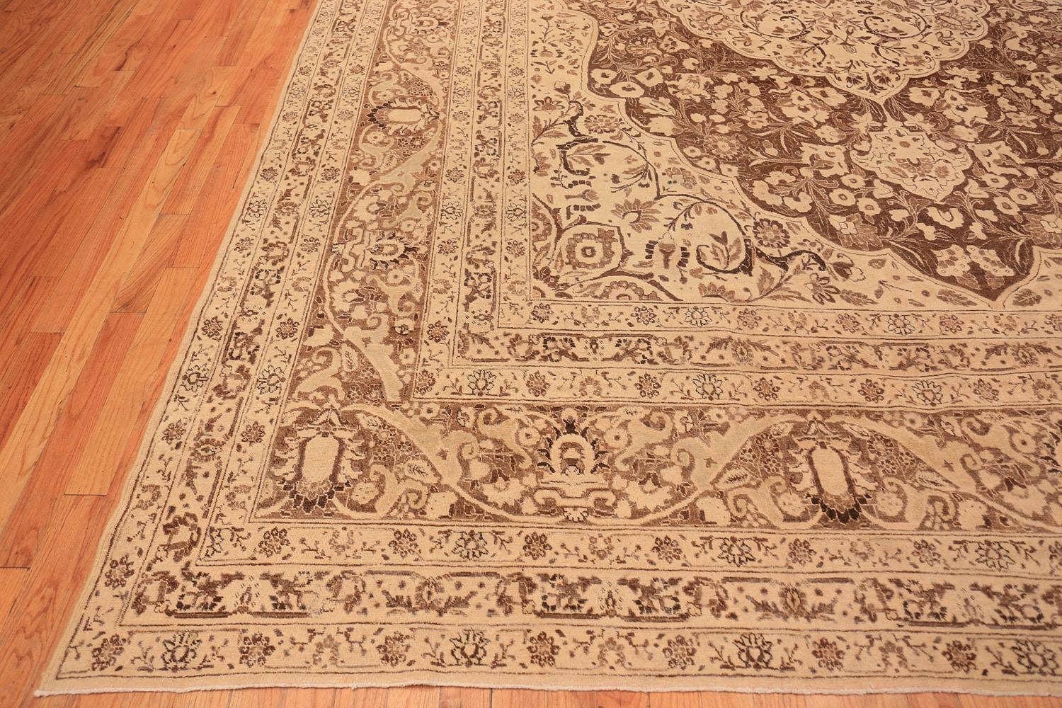 Antique Persian Tabriz Rug. Size: 12 ft x 18 ft In Good Condition For Sale In New York, NY