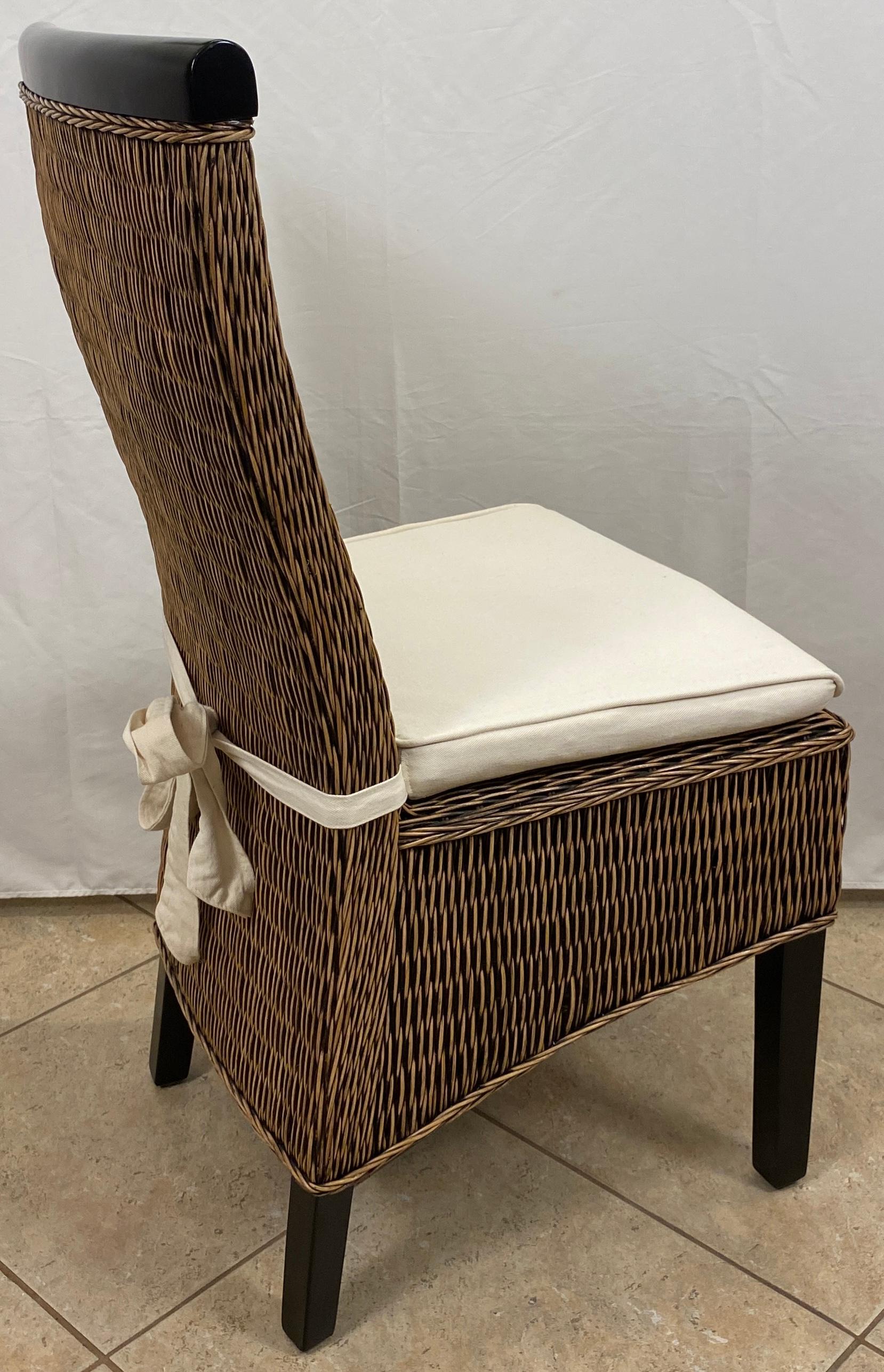 Set di mobili da giardino in rattan, set di tavolo e 5 sedie con piano in vetro, set da pranzo in vimini in vendita 2