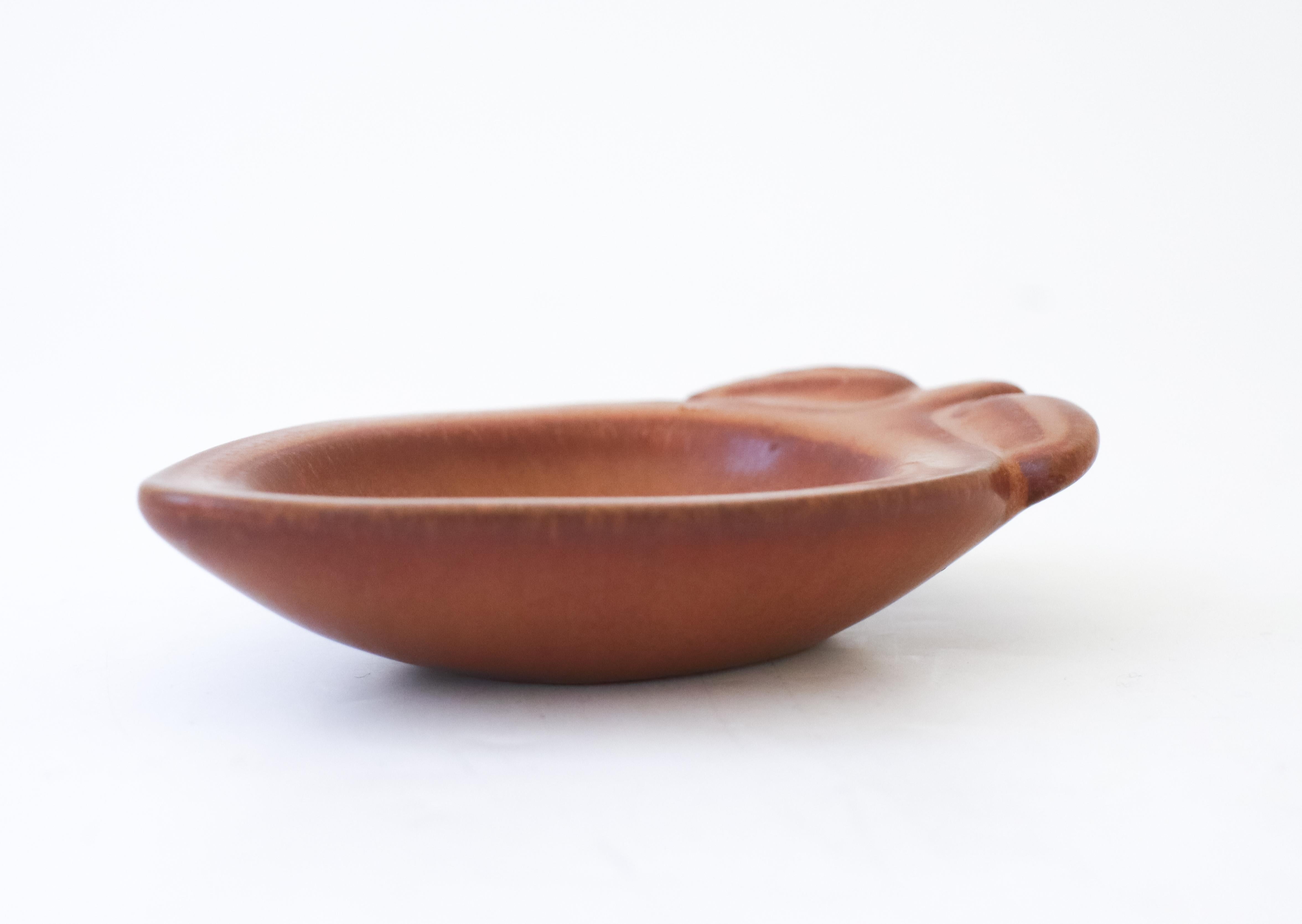 Scandinavian Modern Brown Bowl, Gunnar Nylund, Rörstrand, Acorn shaped, Mid-Century Vintage For Sale