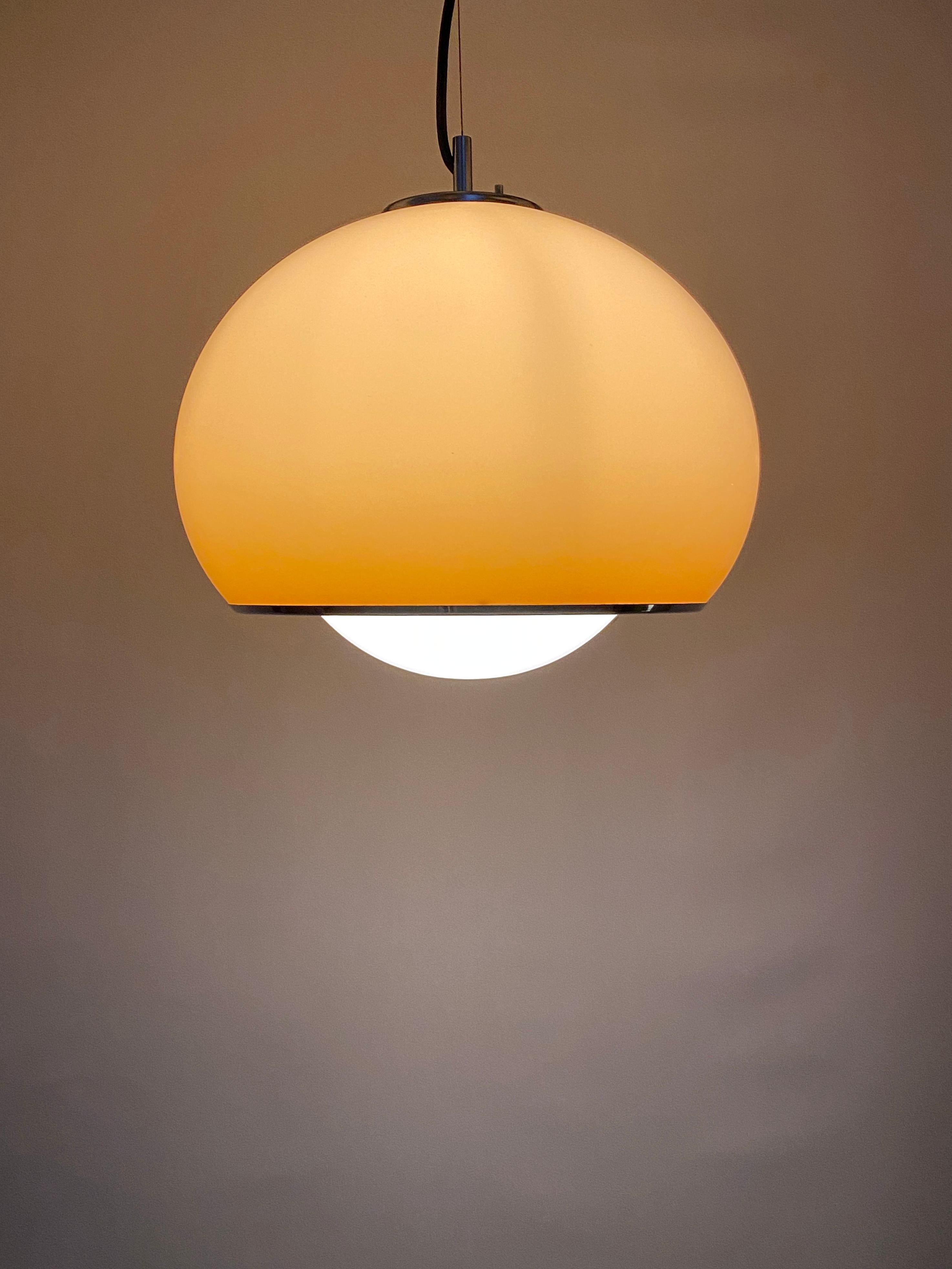 Lampe suspendue Brown BUD conçue par Harvey Guzzini pour Meblo 1960 7