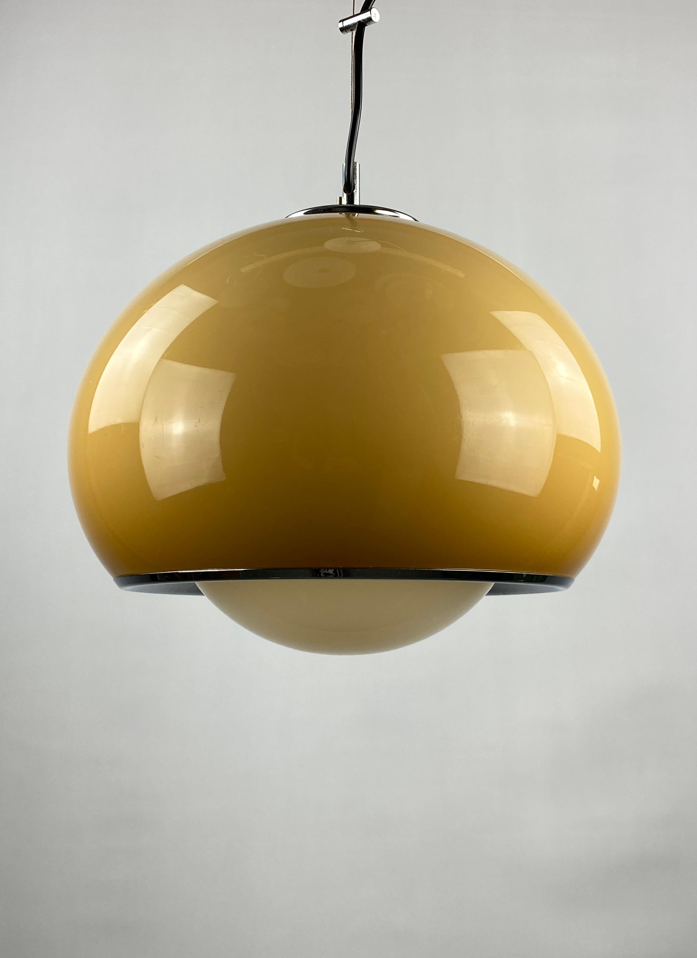 Mid-Century Modern Lampe suspendue Brown BUD conçue par Harvey Guzzini pour Meblo 1960