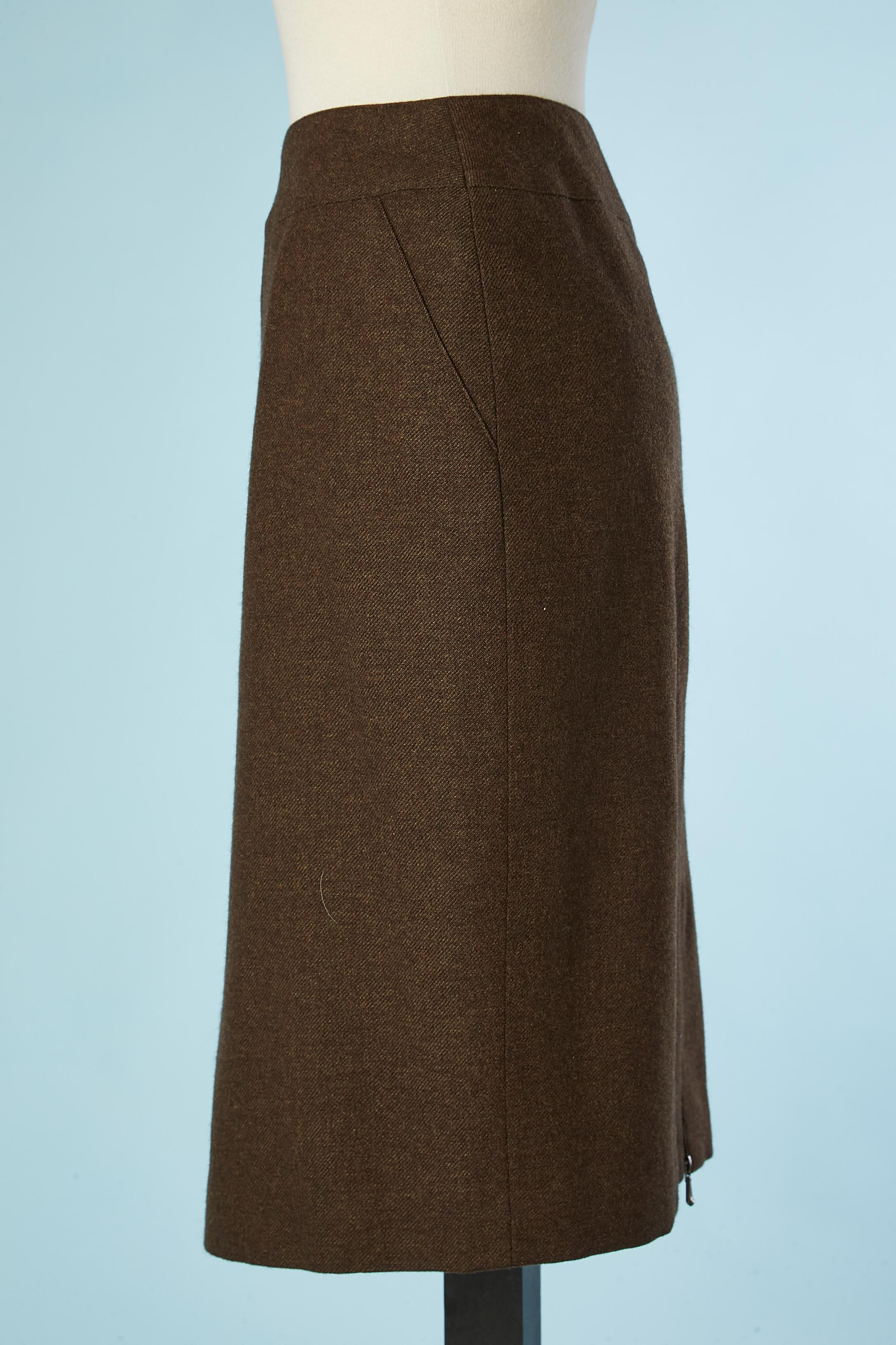 Brown cashmere skirt with 2 zip in the middle back Chanel  In Excellent Condition For Sale In Saint-Ouen-Sur-Seine, FR