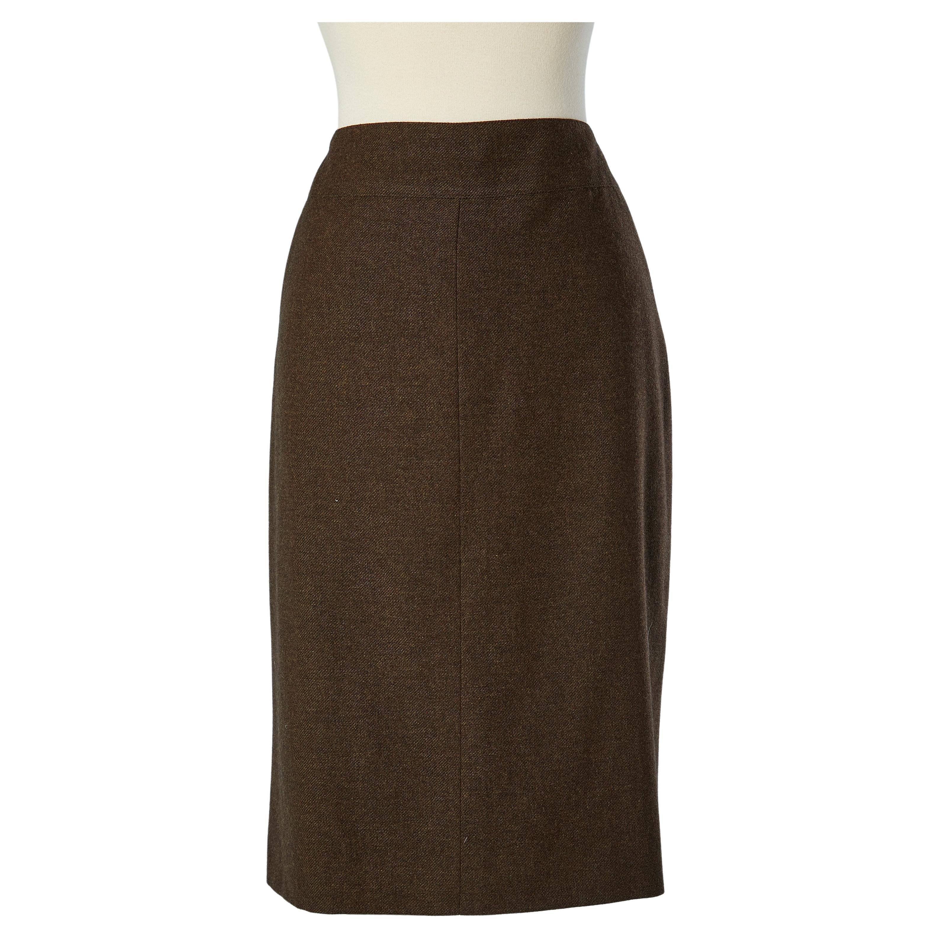 Brown cashmere skirt with 2 zip in the middle back Chanel  For Sale