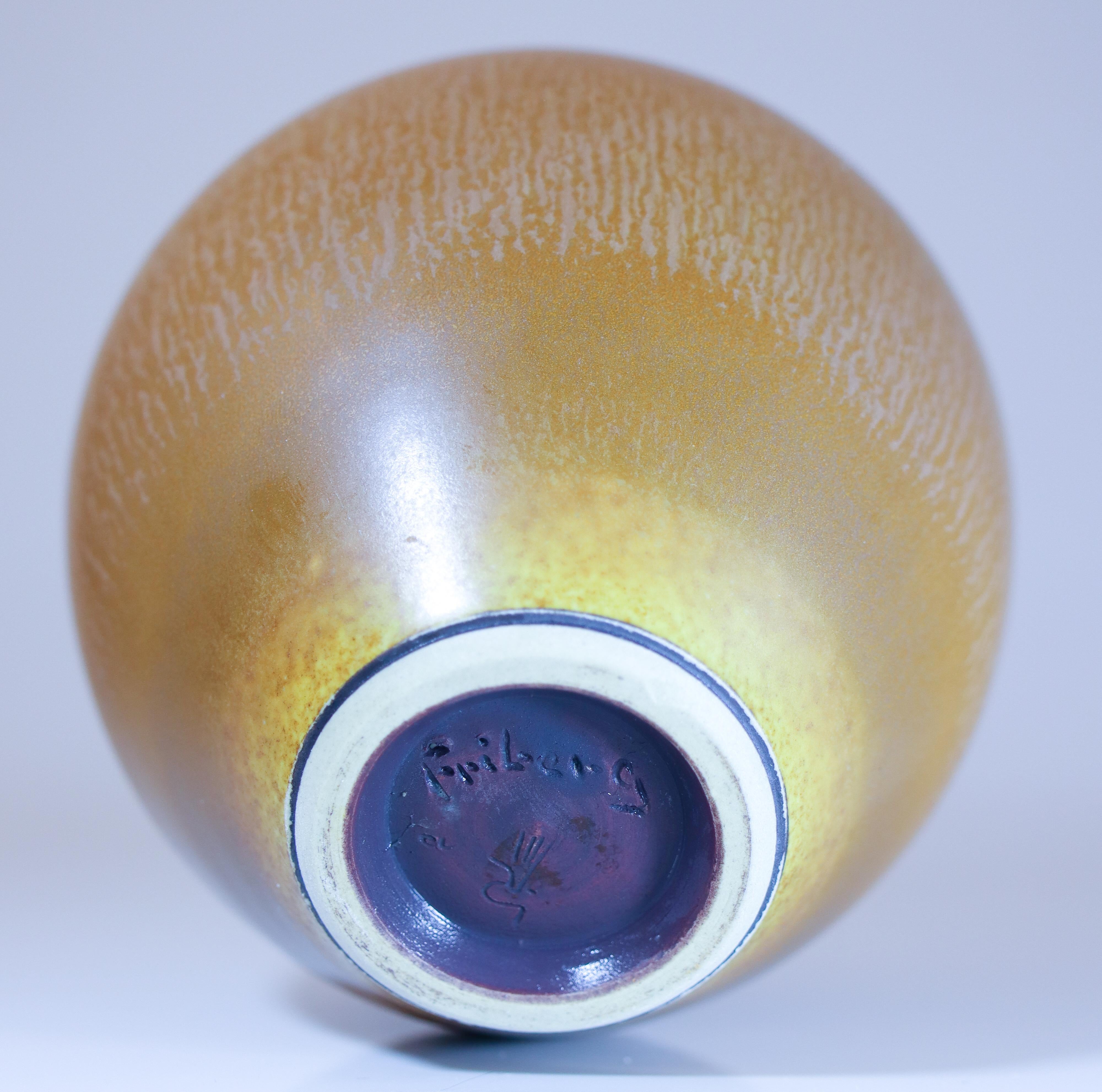 20ième siècle Vase en céramique brune, Berndt Friberg, Gustavsberg - Milieu du XXe siècle en vente