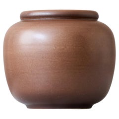 Braune Keramikvase von Gertrud Lönegren, Rörstrand, Schweden, 1930er Jahre.