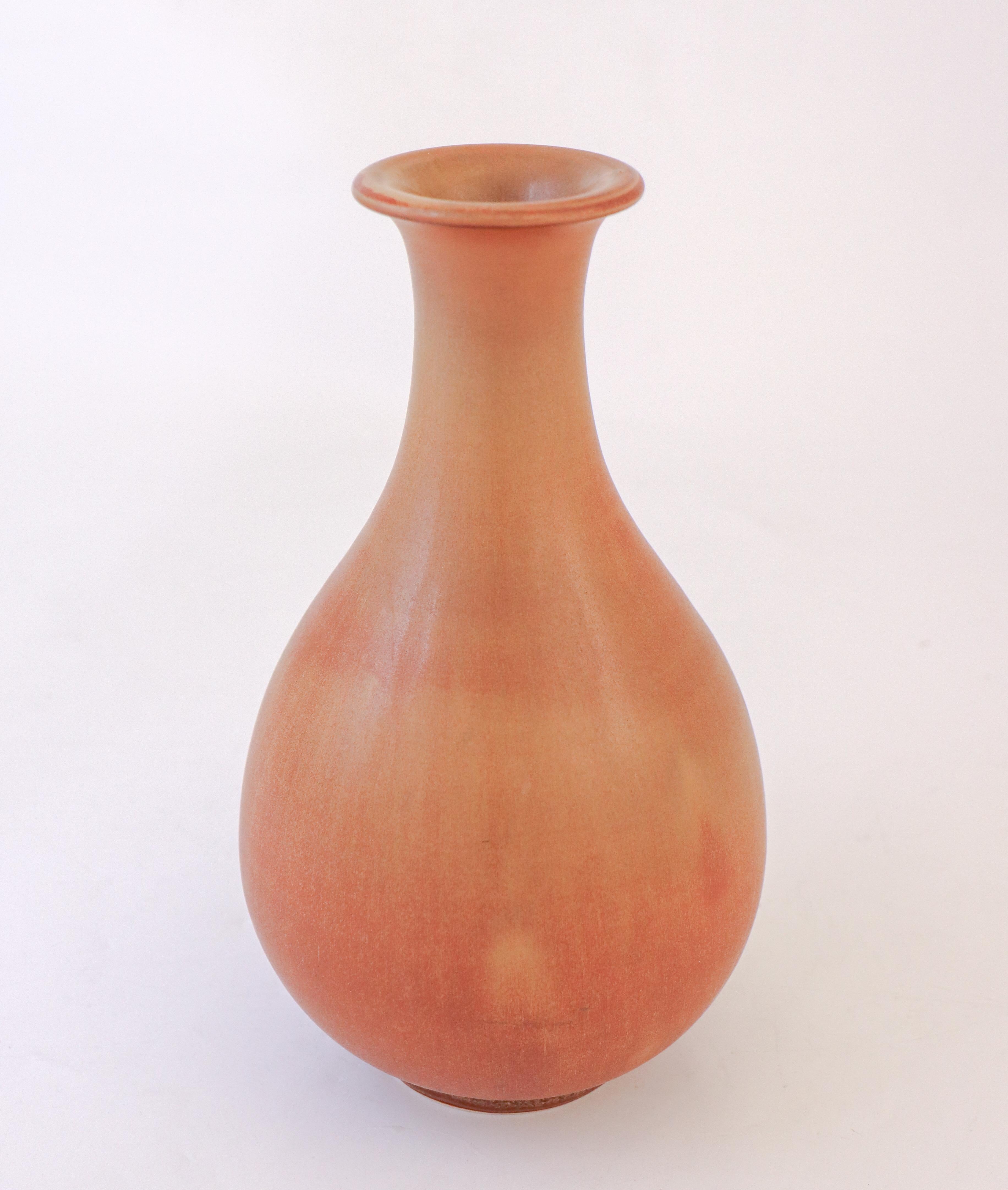 Smaltato Vaso in ceramica marrone Gunnar Nylund - Rörstrand - metà del XX secolo in vendita