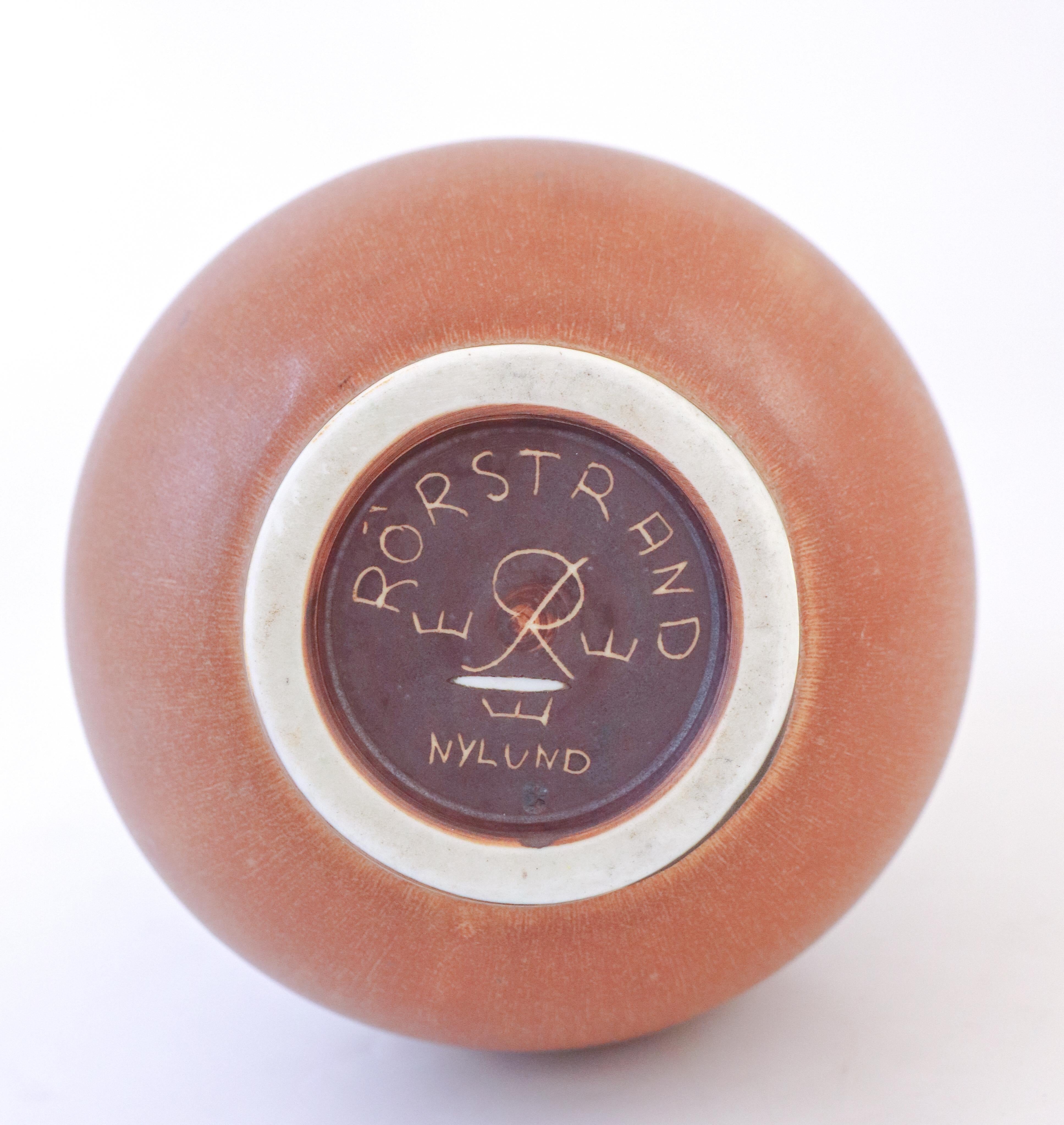 Ceramica Vaso in ceramica marrone Gunnar Nylund - Rörstrand - metà del XX secolo in vendita