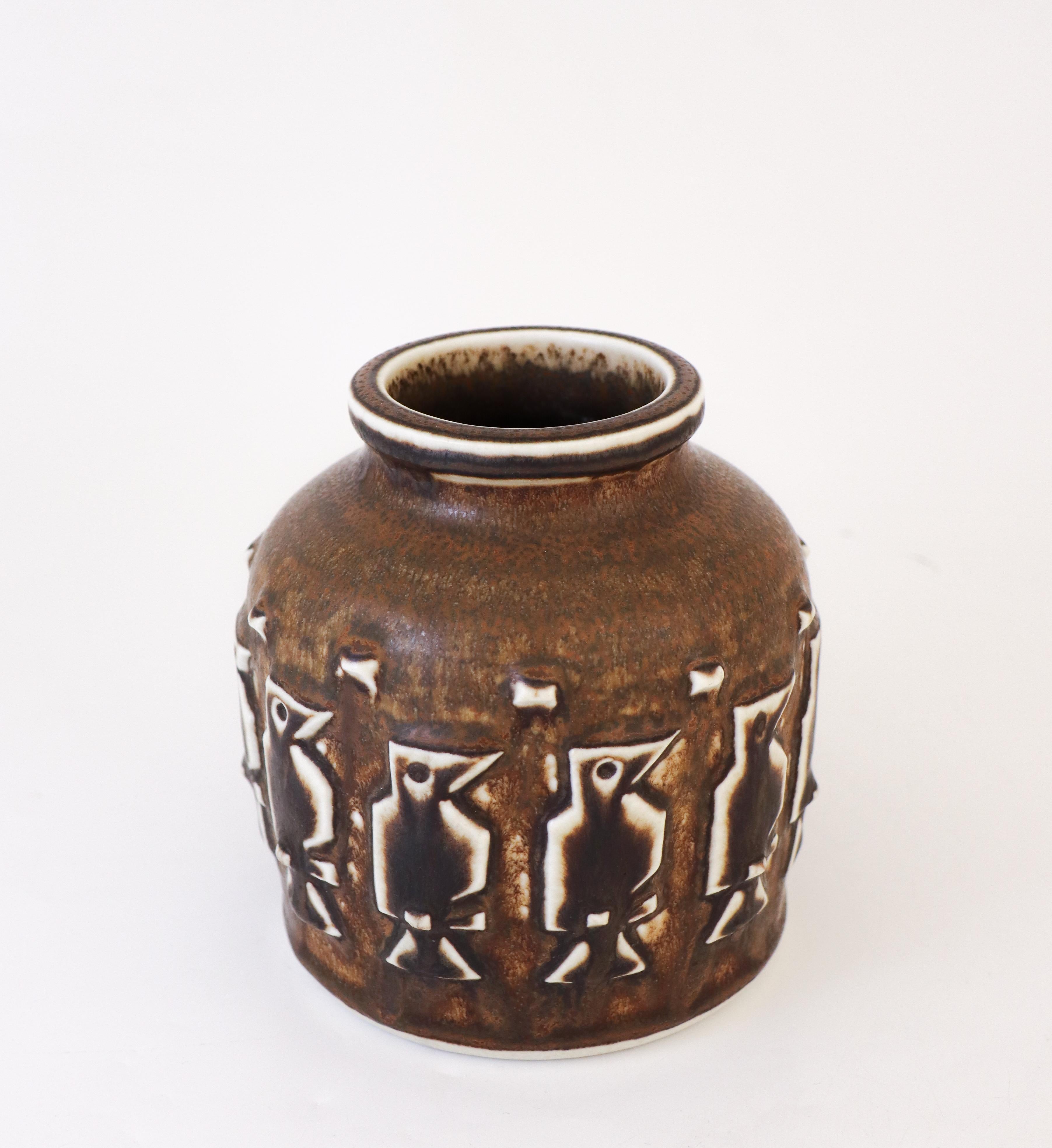 Danese Vaso in ceramica marrone - Uccelli in rilievo - Royal Copenhagen, Danimarca 1961 - 21485 in vendita