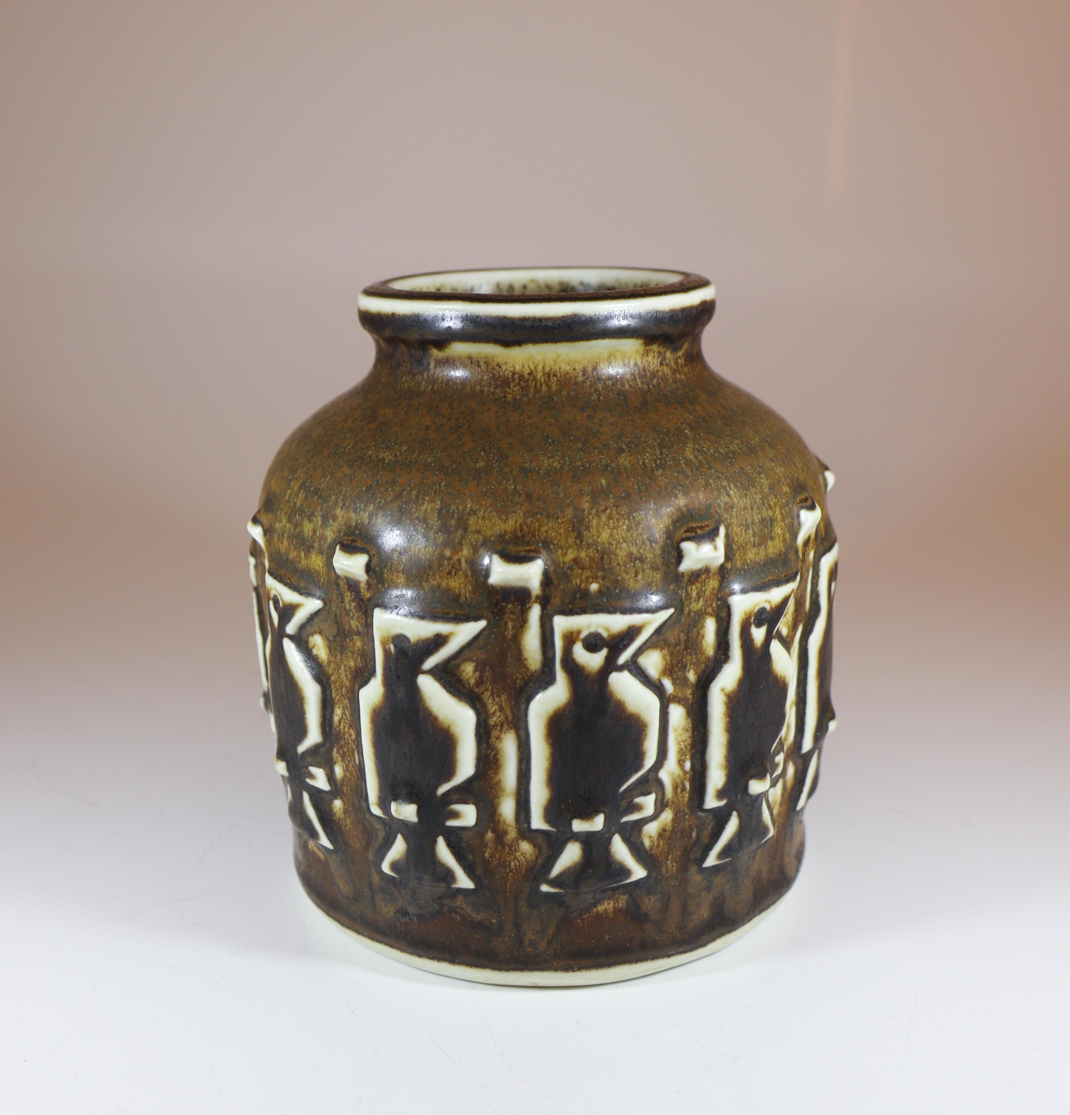 Metà XX secolo Vaso in ceramica marrone - Uccelli in rilievo - Royal Copenhagen, Danimarca 1961 - 21485 in vendita