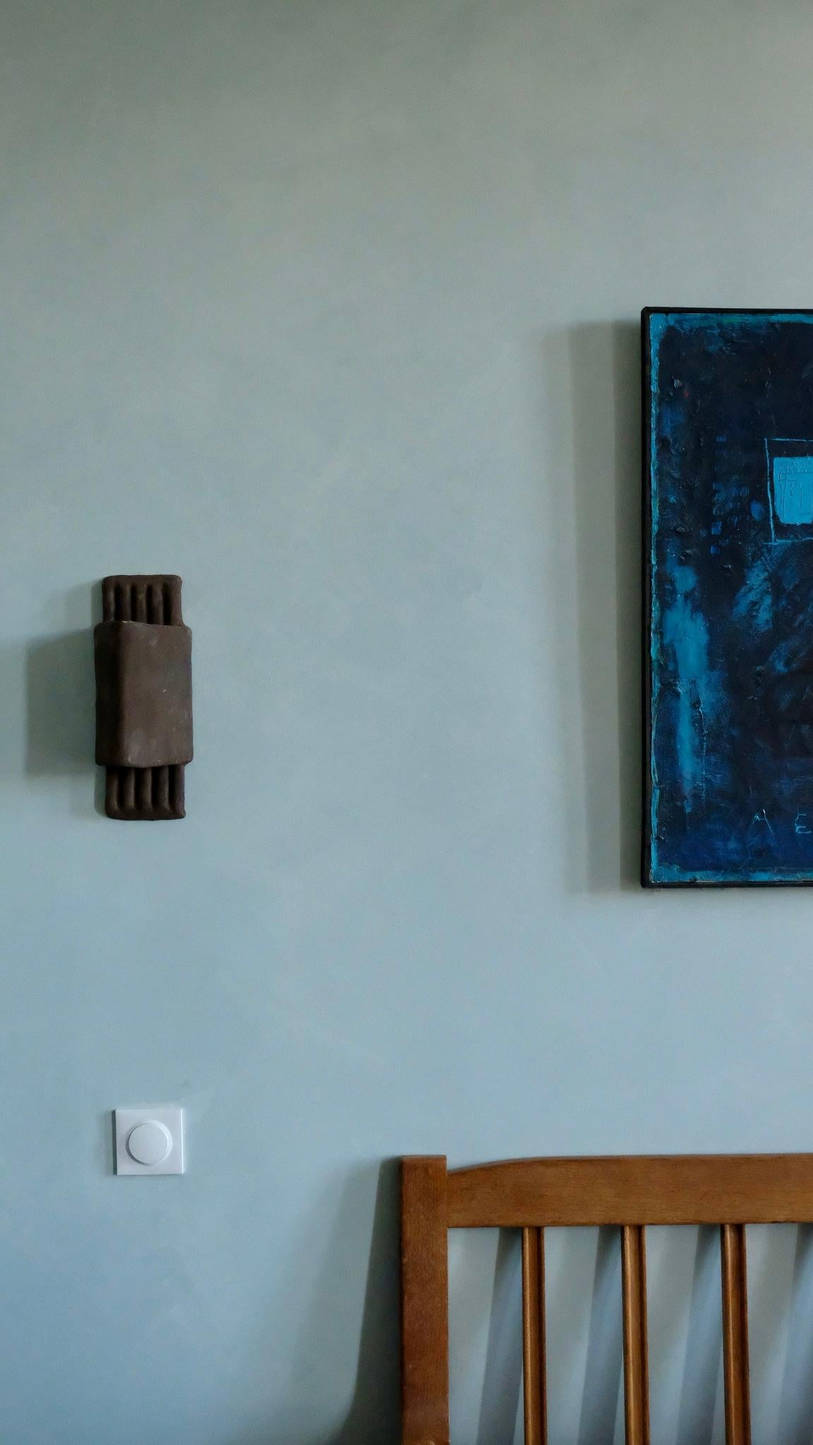Brown contemporary Ceramic Wall Light Made of local Clay, handcrafted For Sale 2