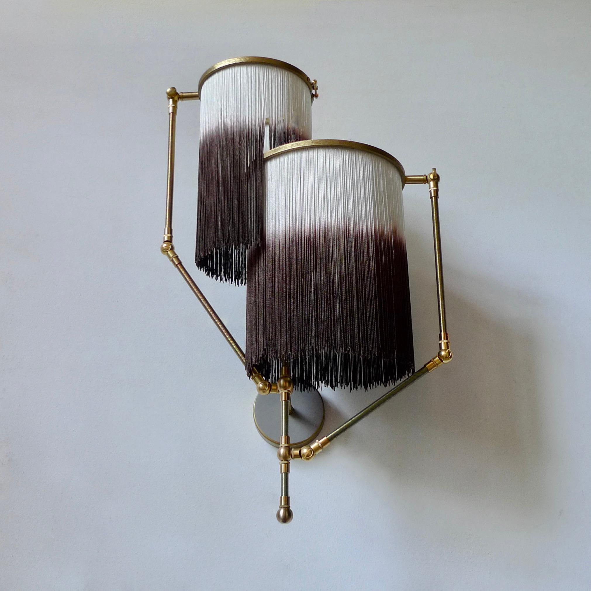Nº 23 Lámpara de techo contemporánea Charme Fringes Marrón Teñida por Inmersión by Sander Bottinga Holandés en venta