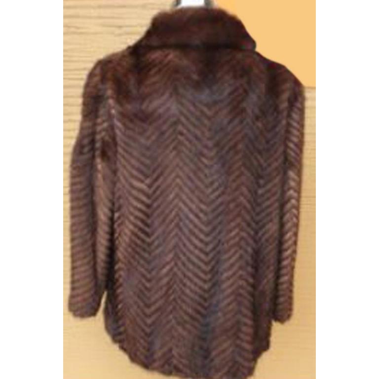 Brown Chevron Quilted Mink 212066 Coat In Good Condition For Sale In Forest Hills, NY