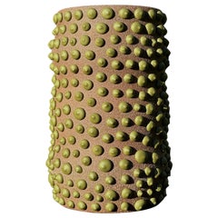 Jarrón de Arcilla Marrón Amoeba Esmaltado Mate con Puntos Tono Matcha
