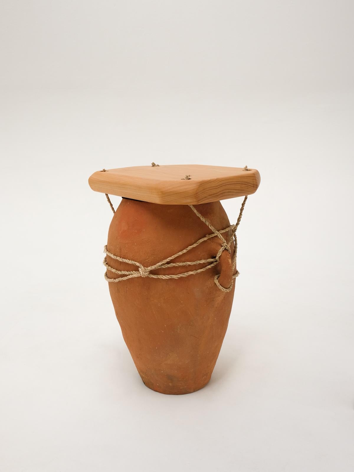Table de chevet contemporaine Brown en Clay, corde de palmier et Wood, Handcraft en vente 4