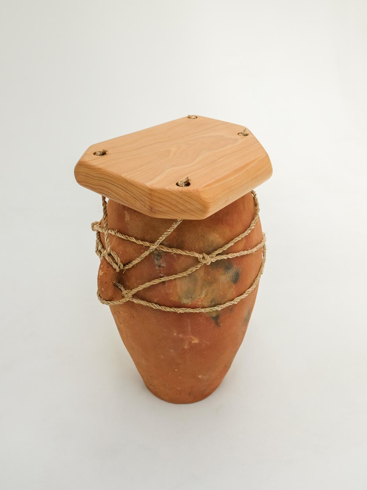 Table de chevet contemporaine Brown en Clay, corde de palmier et Wood, Handcraft en vente 12